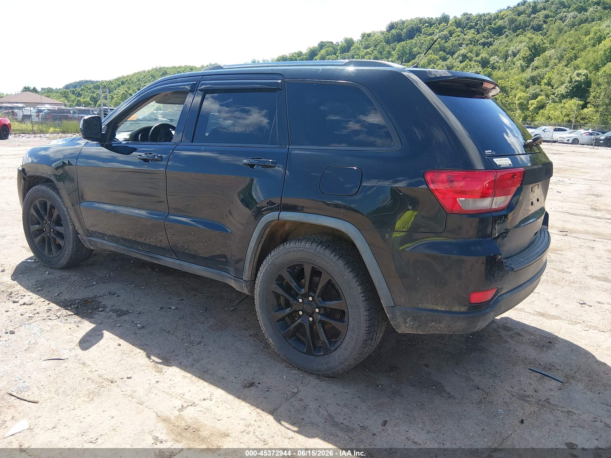 2011 Jeep Grand Cherokee Laredo Black vin: 1J4RR4GGXBC554939