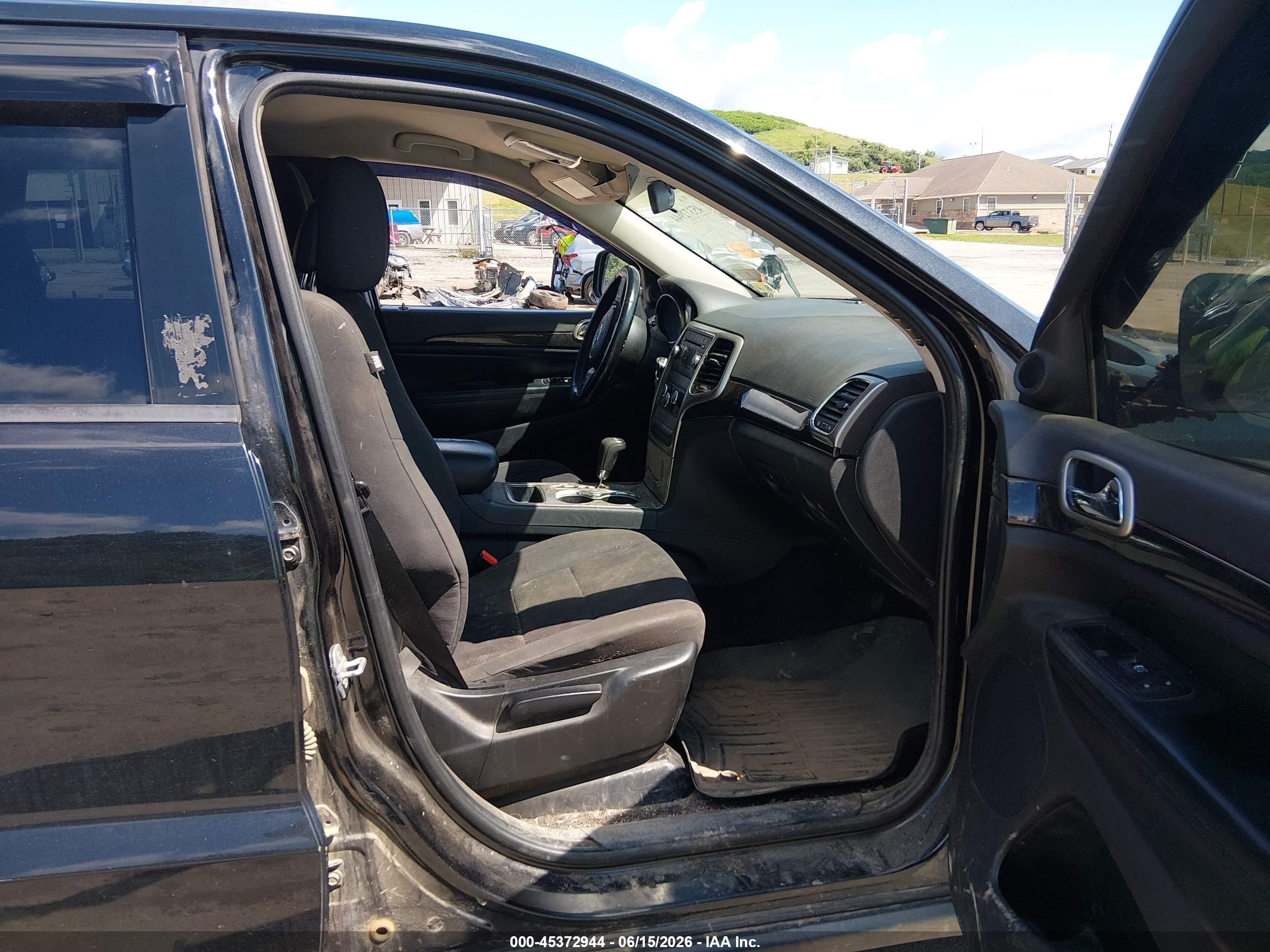 2011 Jeep Grand Cherokee Laredo Black vin: 1J4RR4GGXBC554939