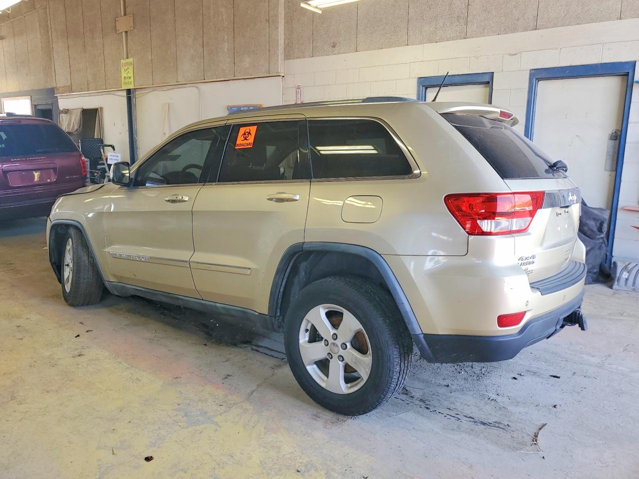 2011 Jeep Grand Cherokee Laredo Gold vin: 1J4RR4GGXBC557761