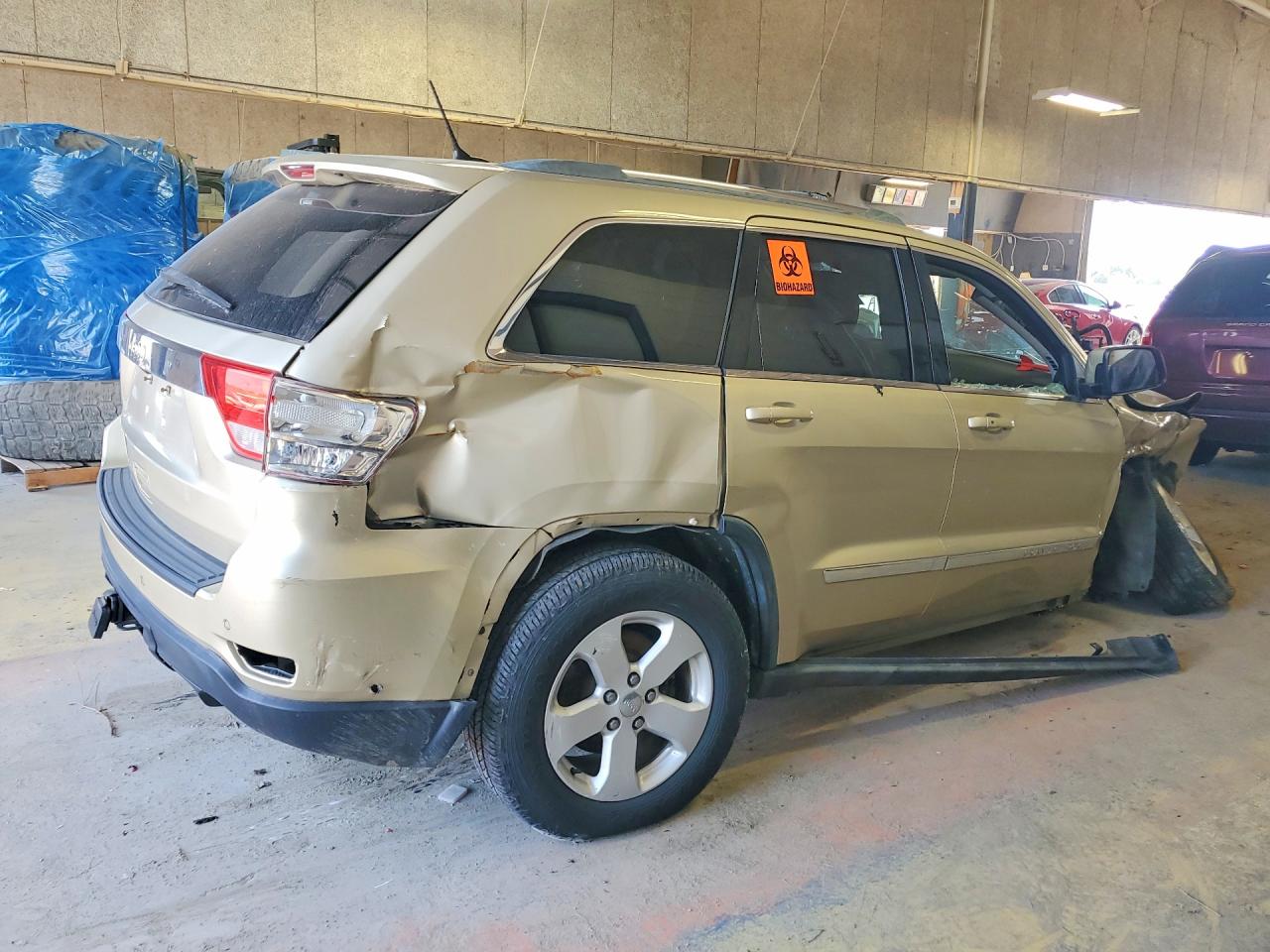 2011 Jeep Grand Cherokee Laredo Gold vin: 1J4RR4GGXBC557761