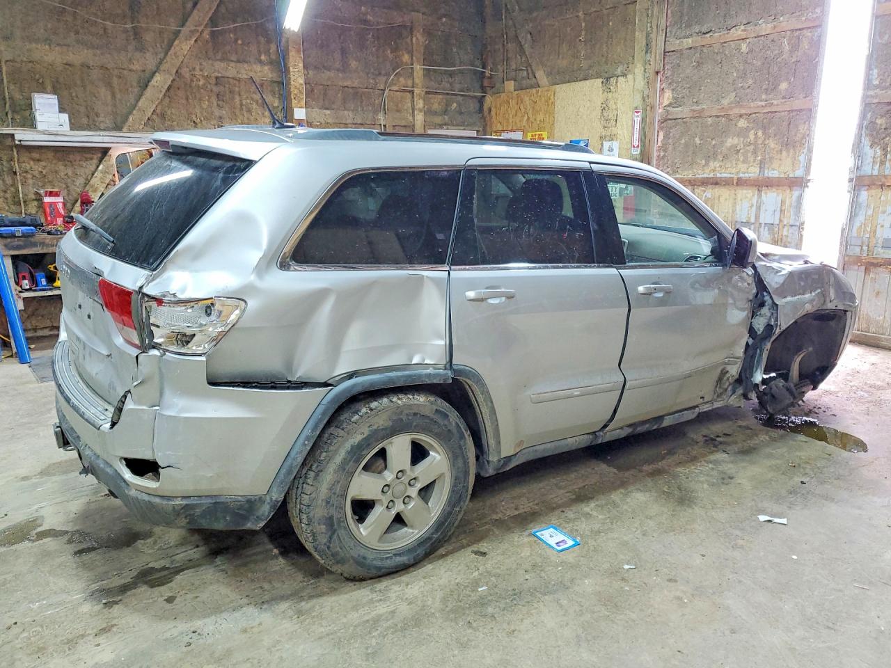 2011 Jeep Grand Cherokee Laredo Silver vin: 1J4RR4GGXBC563124