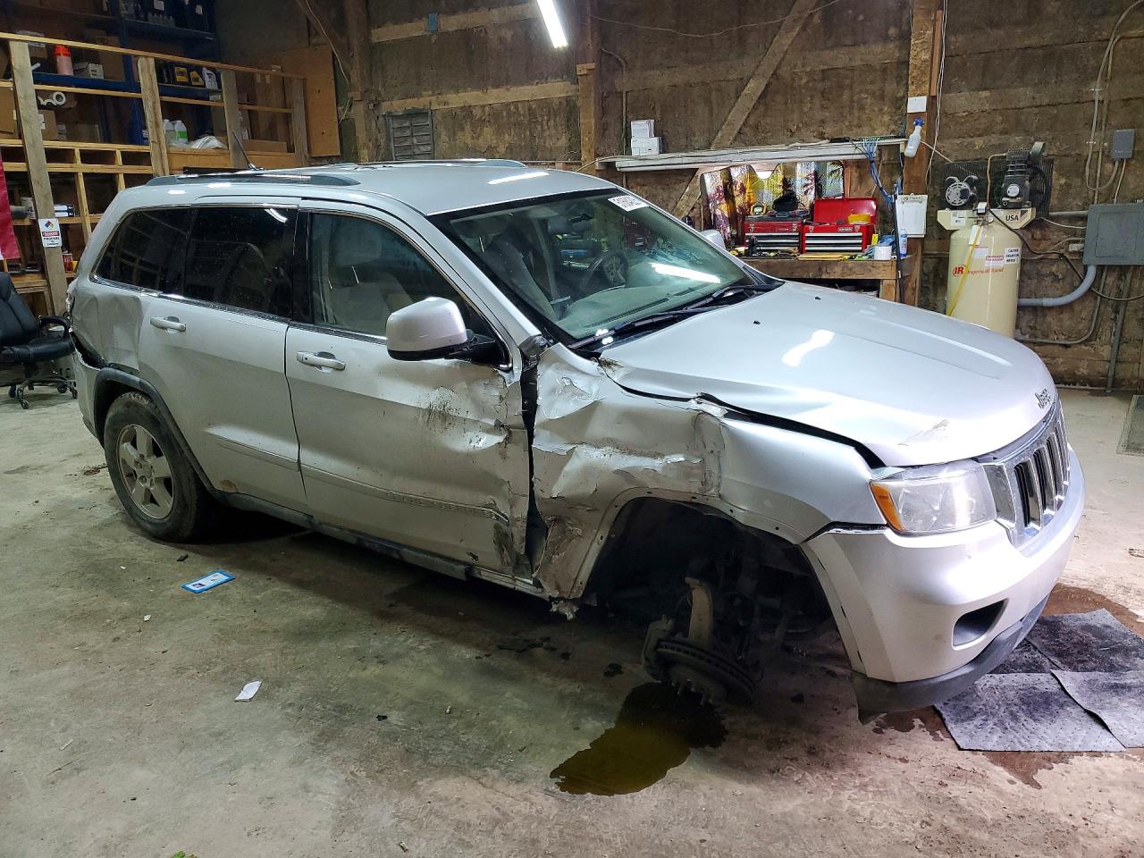 2011 Jeep Grand Cherokee Laredo Silver vin: 1J4RR4GGXBC563124
