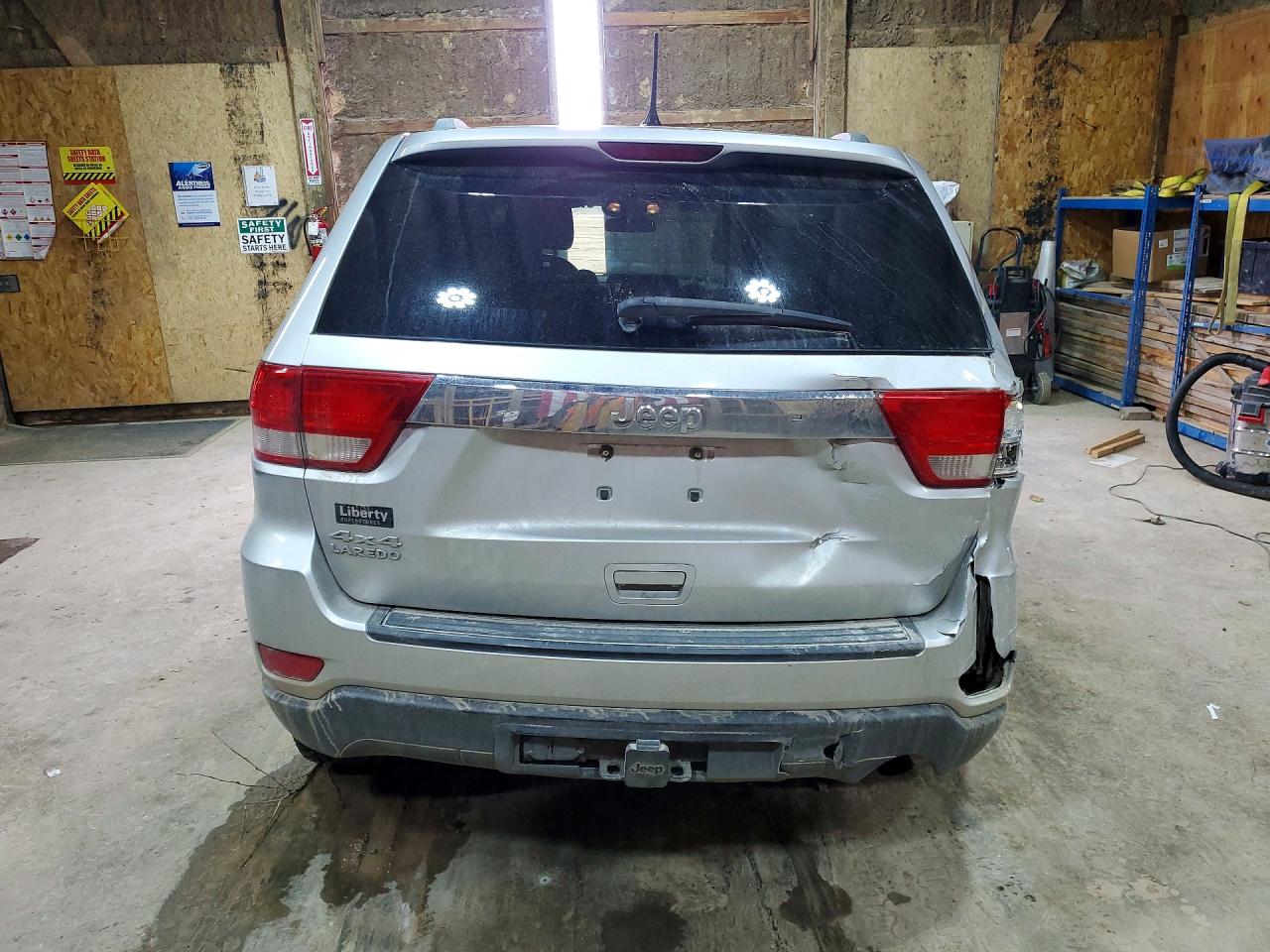 2011 Jeep Grand Cherokee Laredo Silver vin: 1J4RR4GGXBC563124
