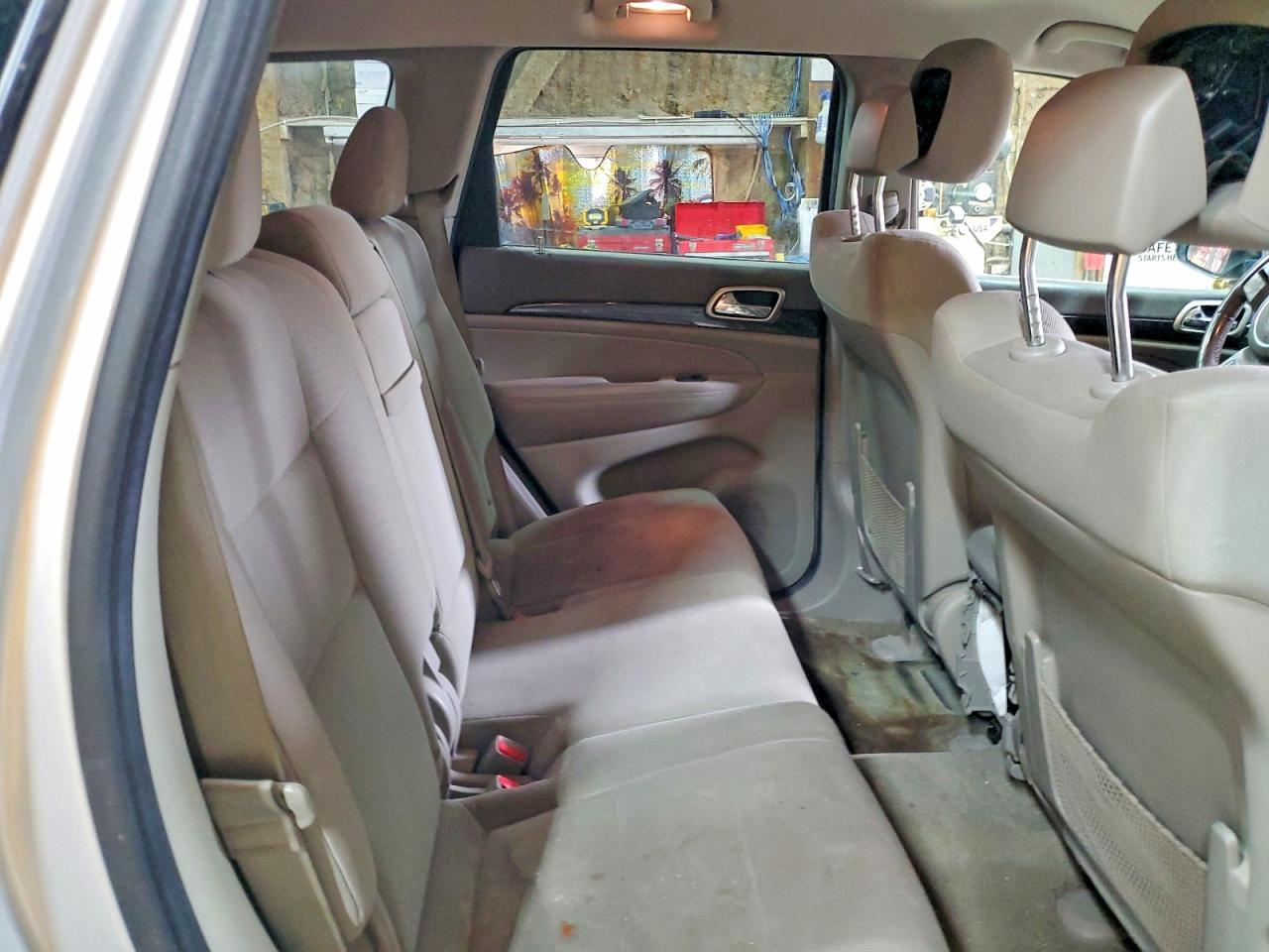 2011 Jeep Grand Cherokee Laredo Silver vin: 1J4RR4GGXBC563124