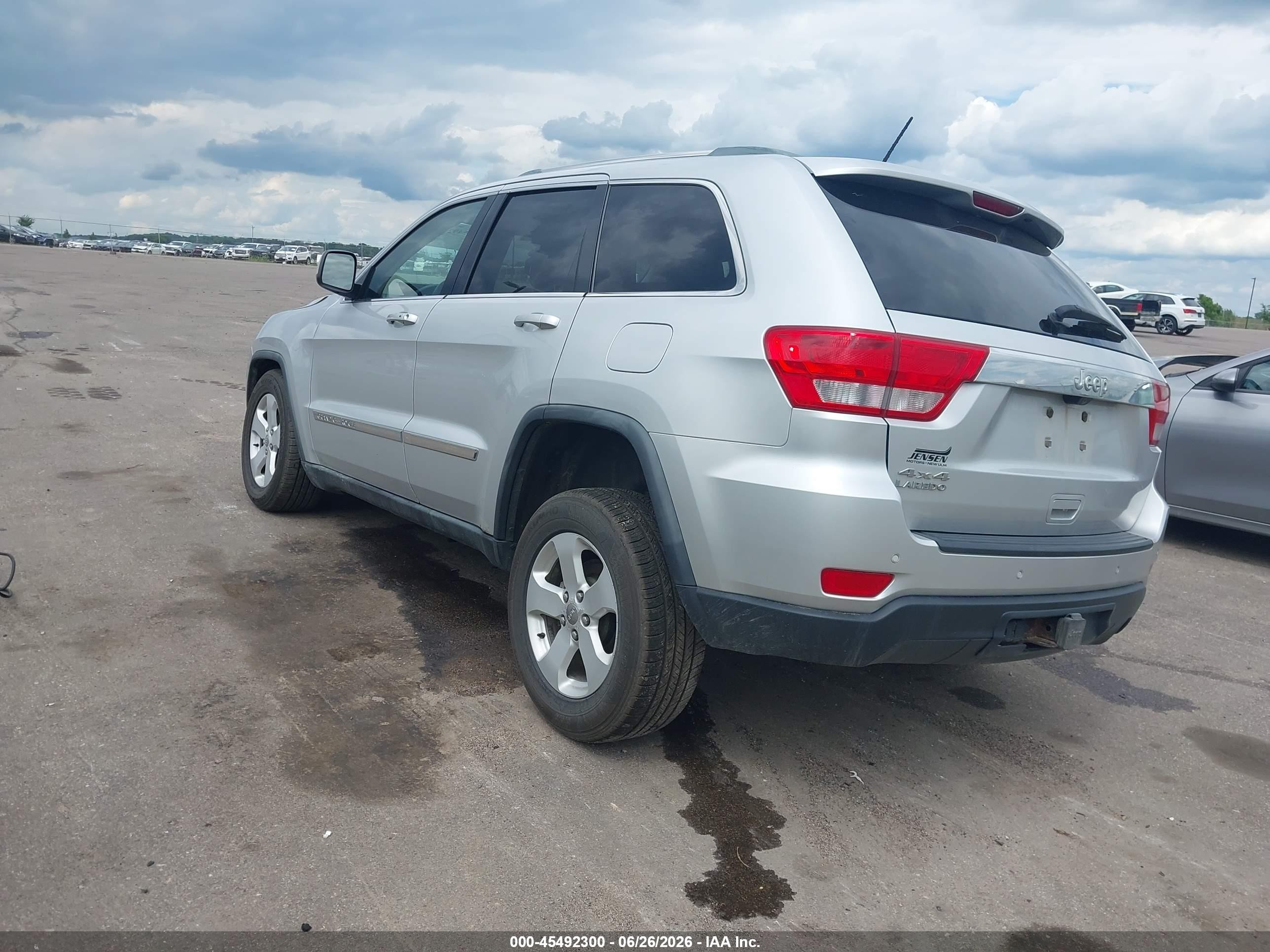 2011 Jeep Grand Cherokee Laredo Silver vin: 1J4RR4GGXBC570252