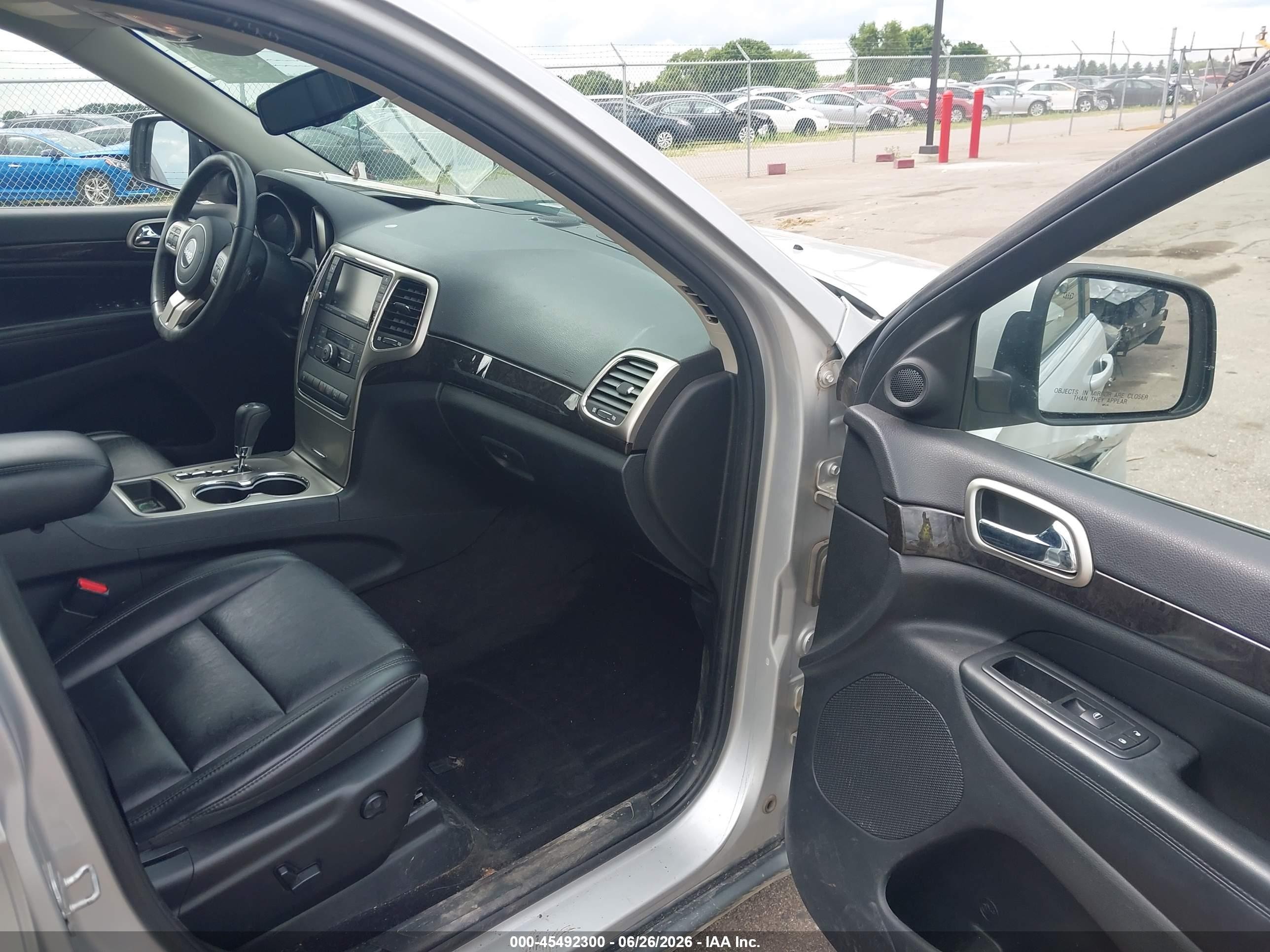 2011 Jeep Grand Cherokee Laredo Silver vin: 1J4RR4GGXBC570252