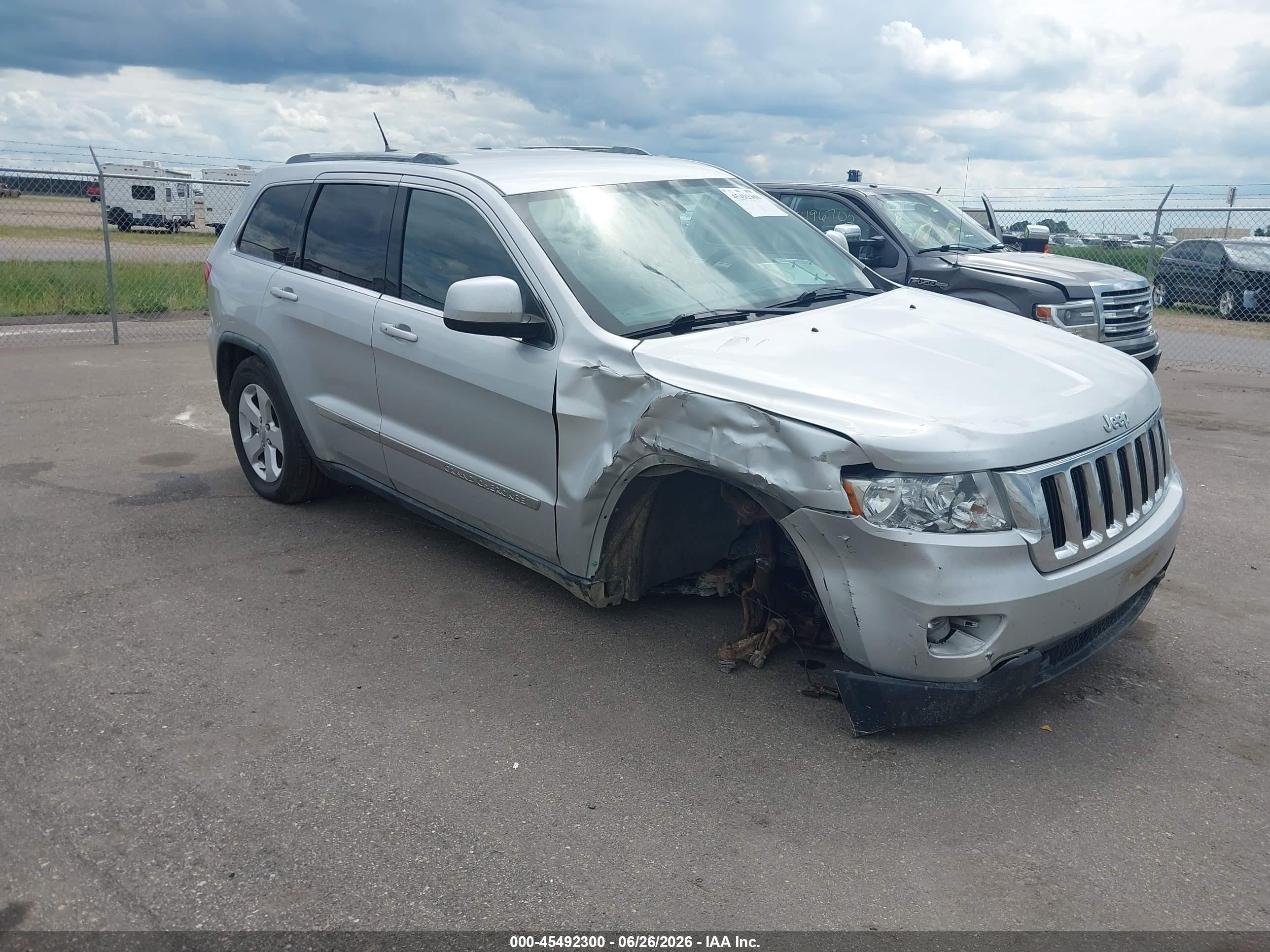 2011 Jeep Grand Cherokee Laredo Silver vin: 1J4RR4GGXBC570252