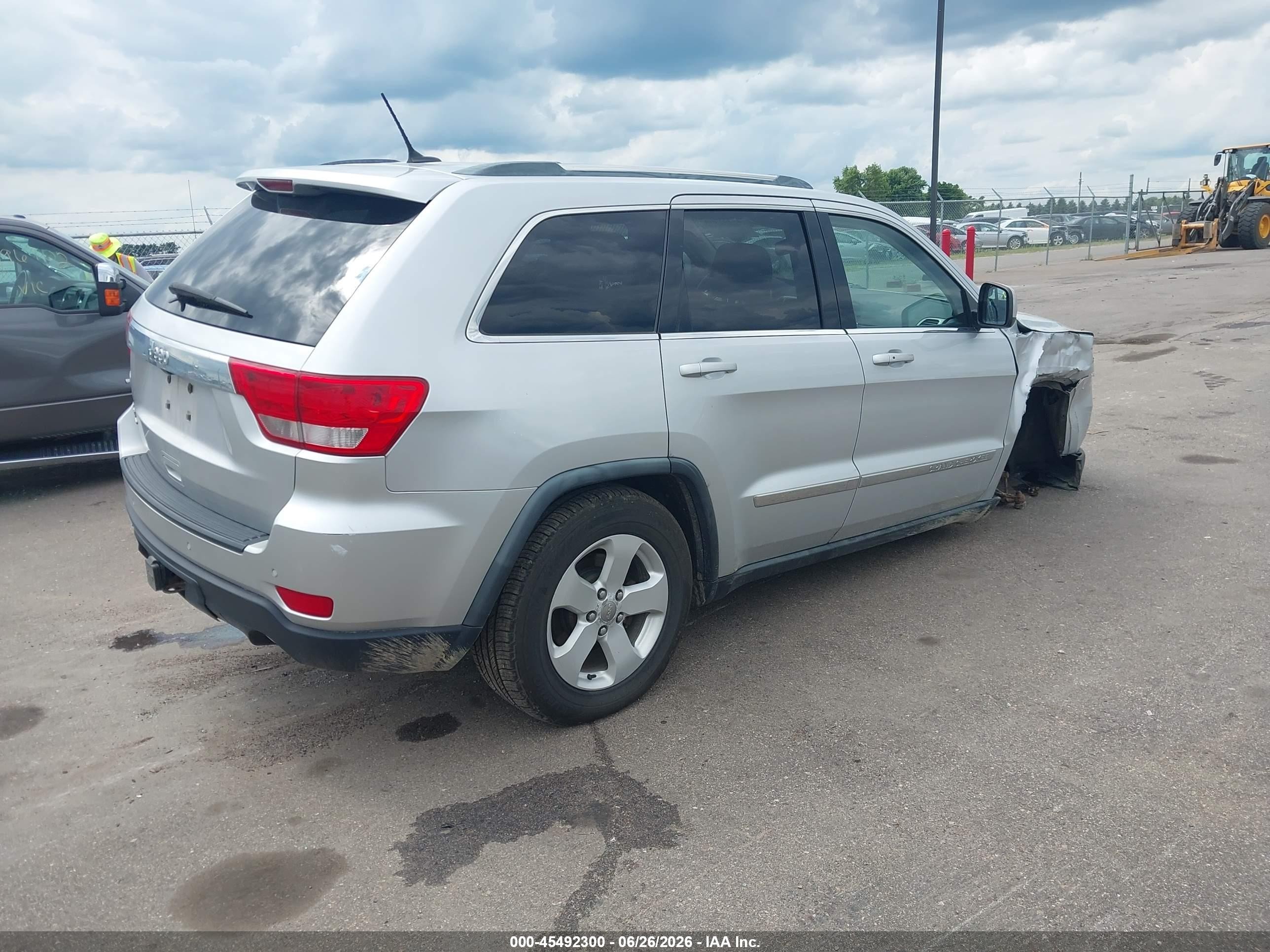2011 Jeep Grand Cherokee Laredo Silver vin: 1J4RR4GGXBC570252