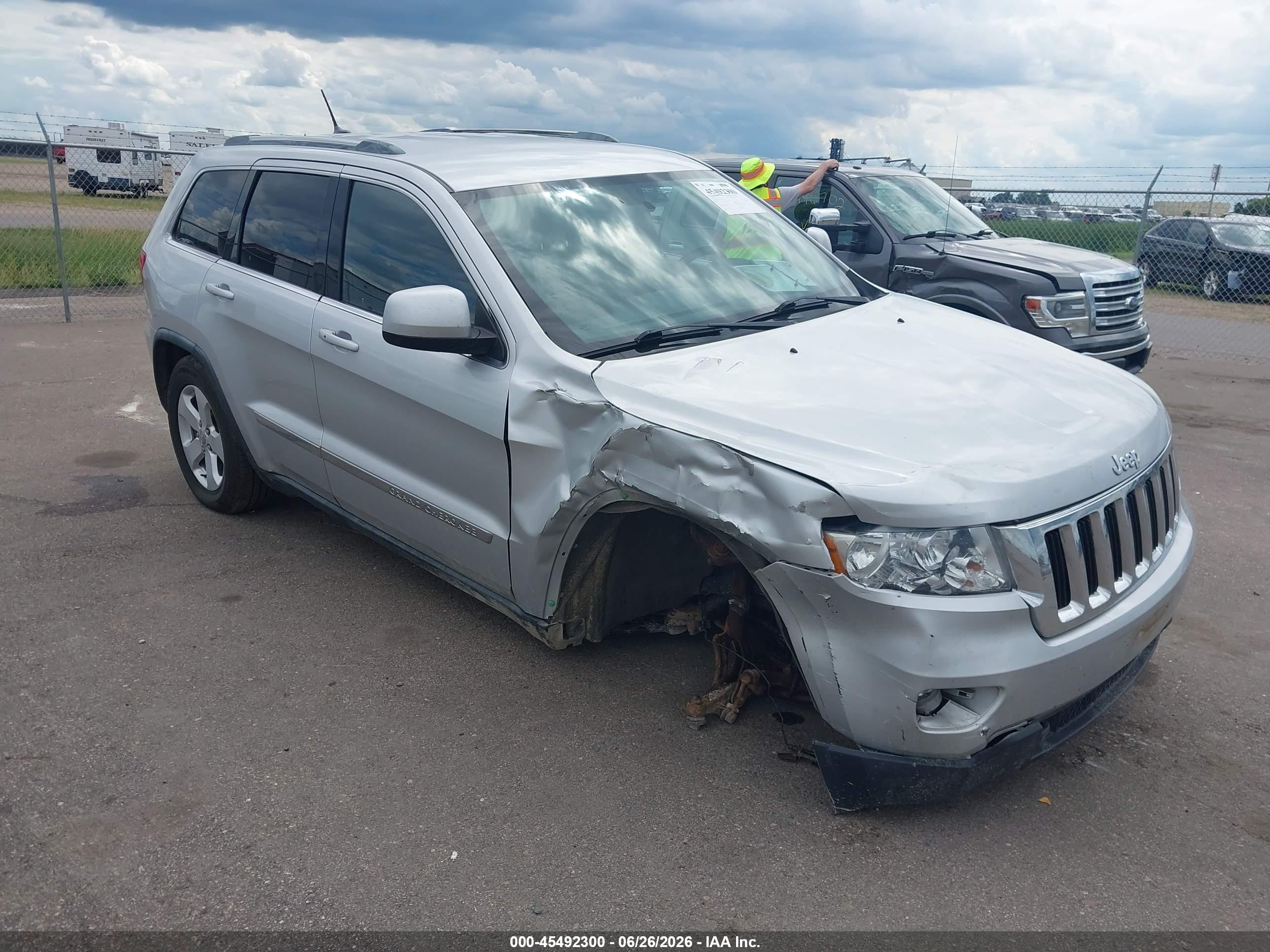 2011 Jeep Grand Cherokee Laredo Silver vin: 1J4RR4GGXBC570252