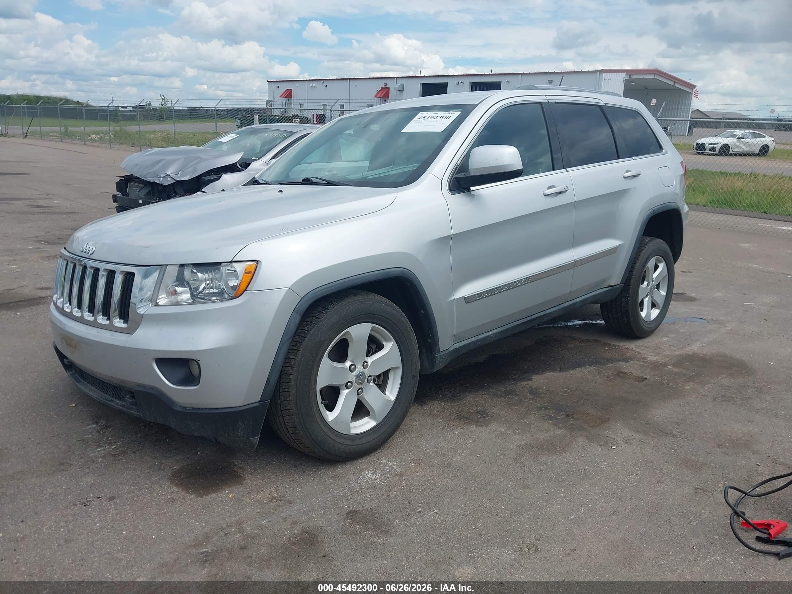 2011 Jeep Grand Cherokee Laredo Silver vin: 1J4RR4GGXBC570252