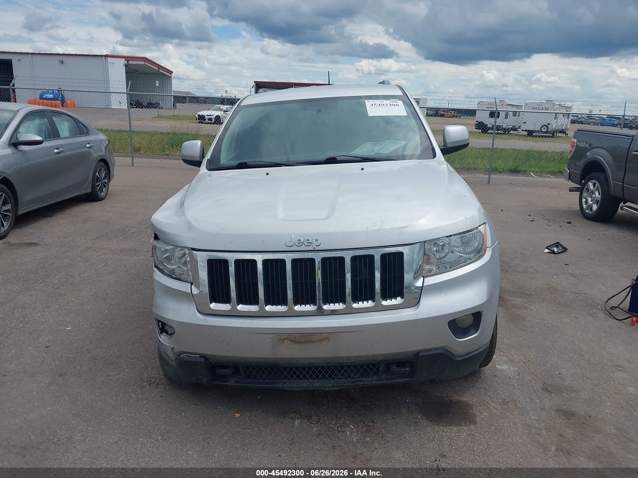 2011 Jeep Grand Cherokee Laredo Silver vin: 1J4RR4GGXBC570252