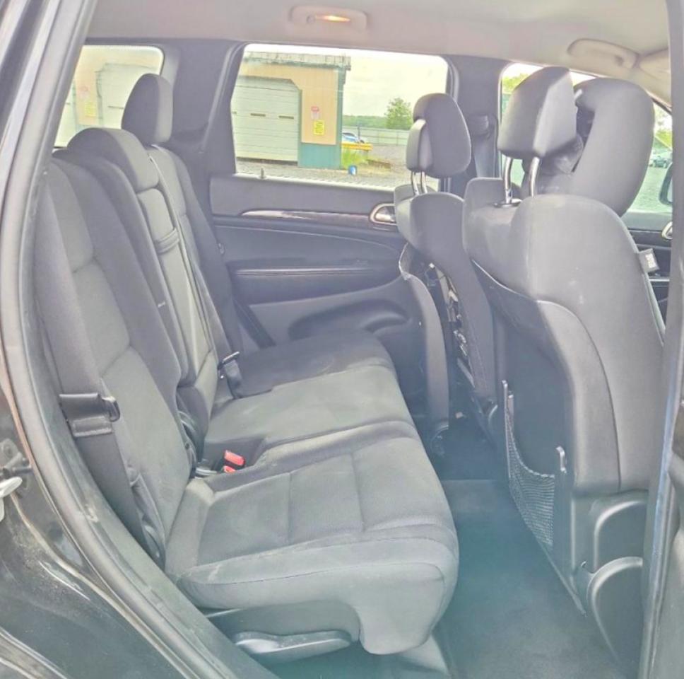 2011 Jeep Grand Cherokee Laredo Black vin: 1J4RR4GGXBC572342