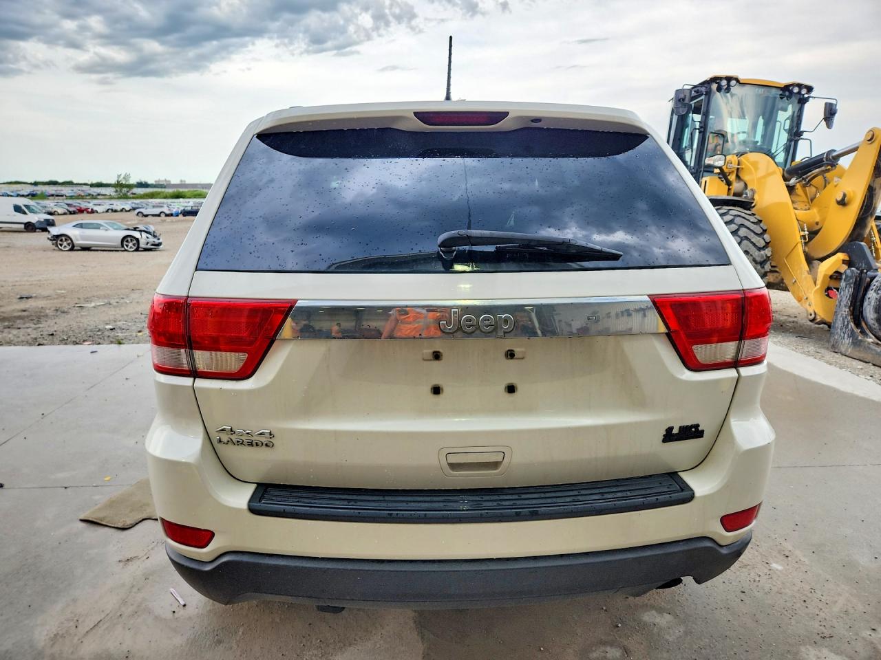 2011 Jeep Grand Cherokee Laredo White vin: 1J4RR4GGXBC595846