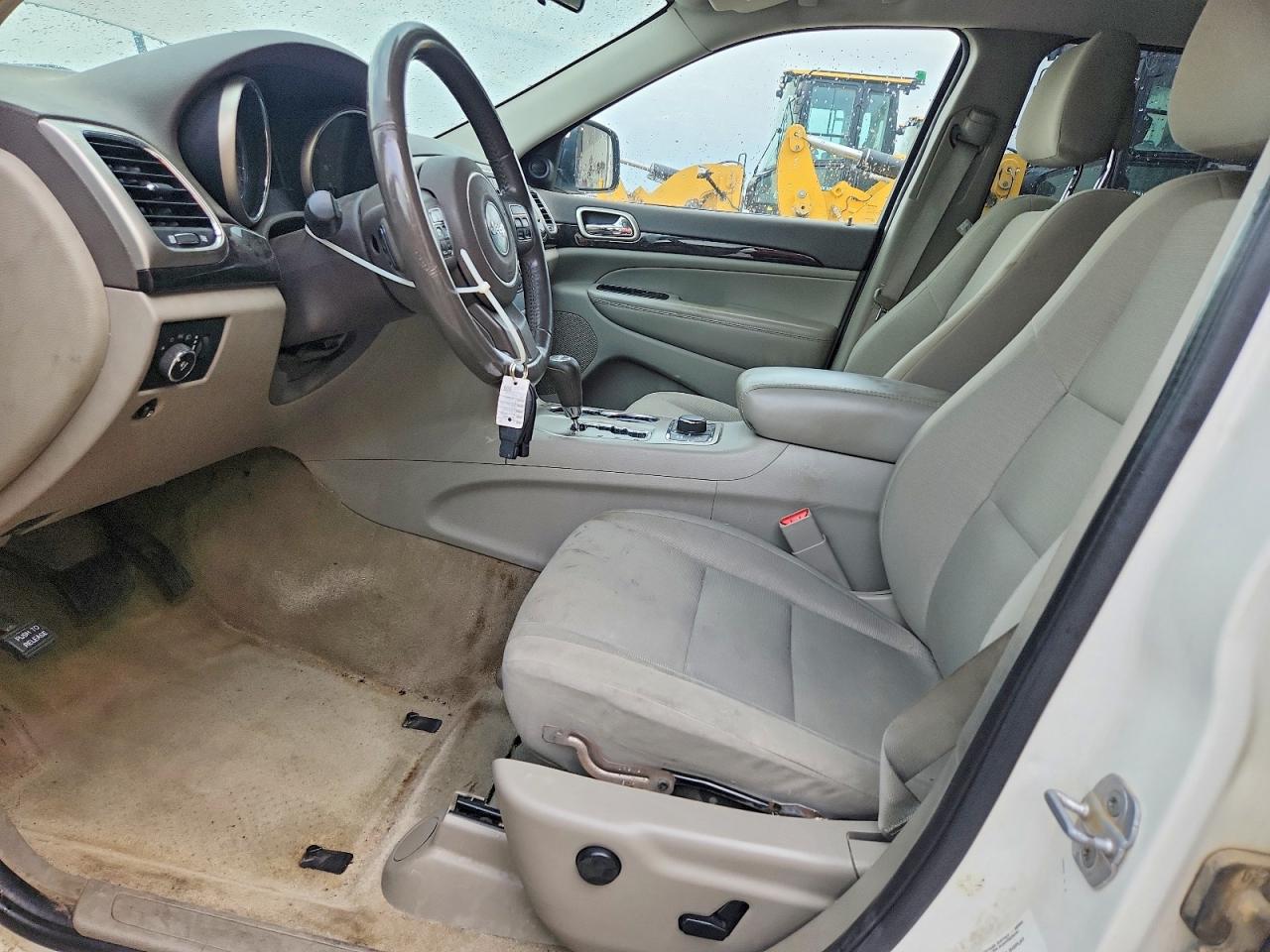 2011 Jeep Grand Cherokee Laredo White vin: 1J4RR4GGXBC595846