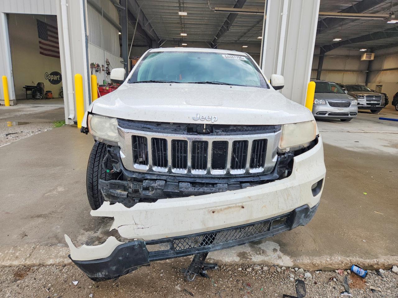2011 Jeep Grand Cherokee Laredo White vin: 1J4RR4GGXBC595846