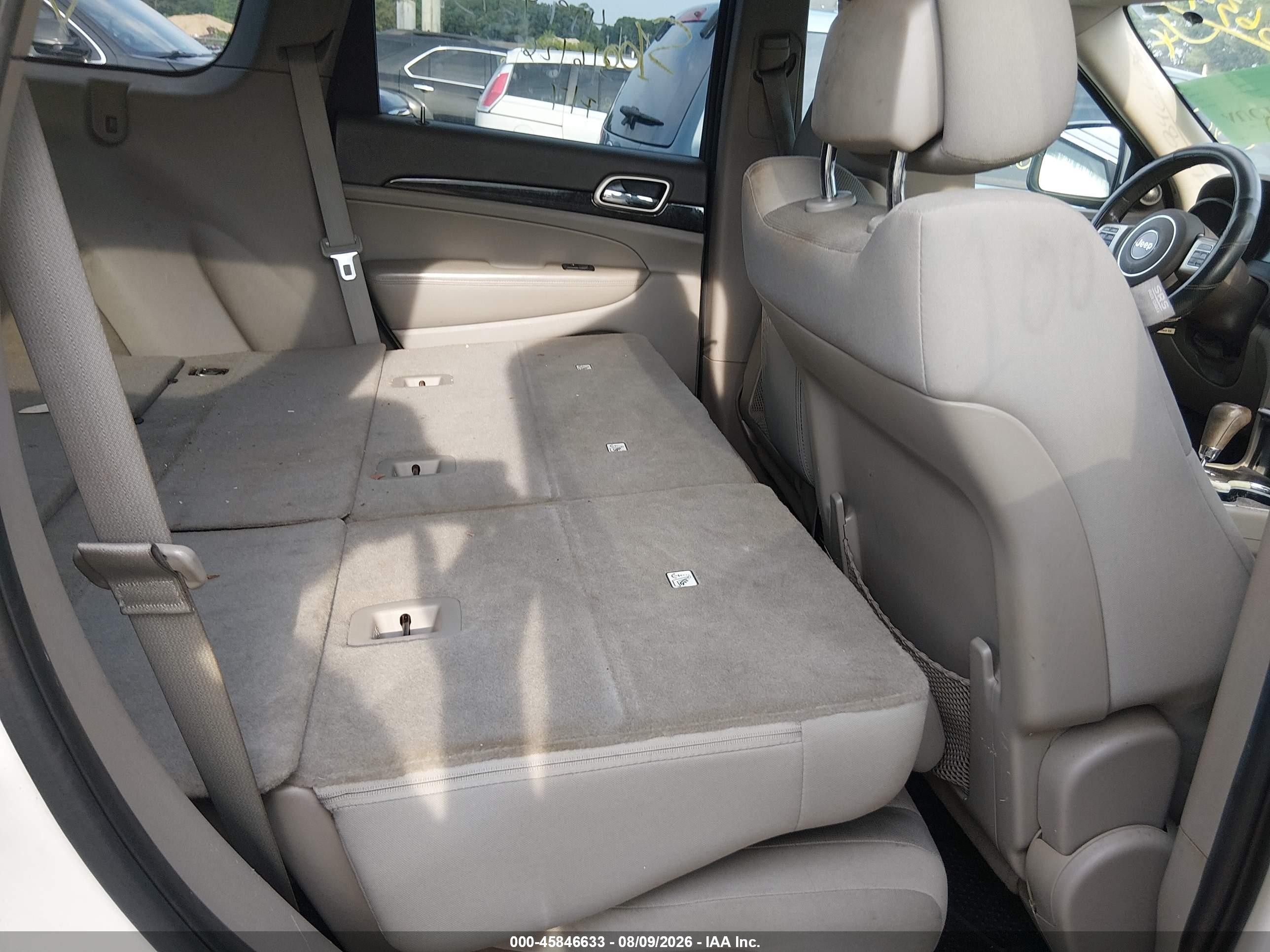 2011 Jeep Grand Cherokee Laredo White vin: 1J4RR4GGXBC617537