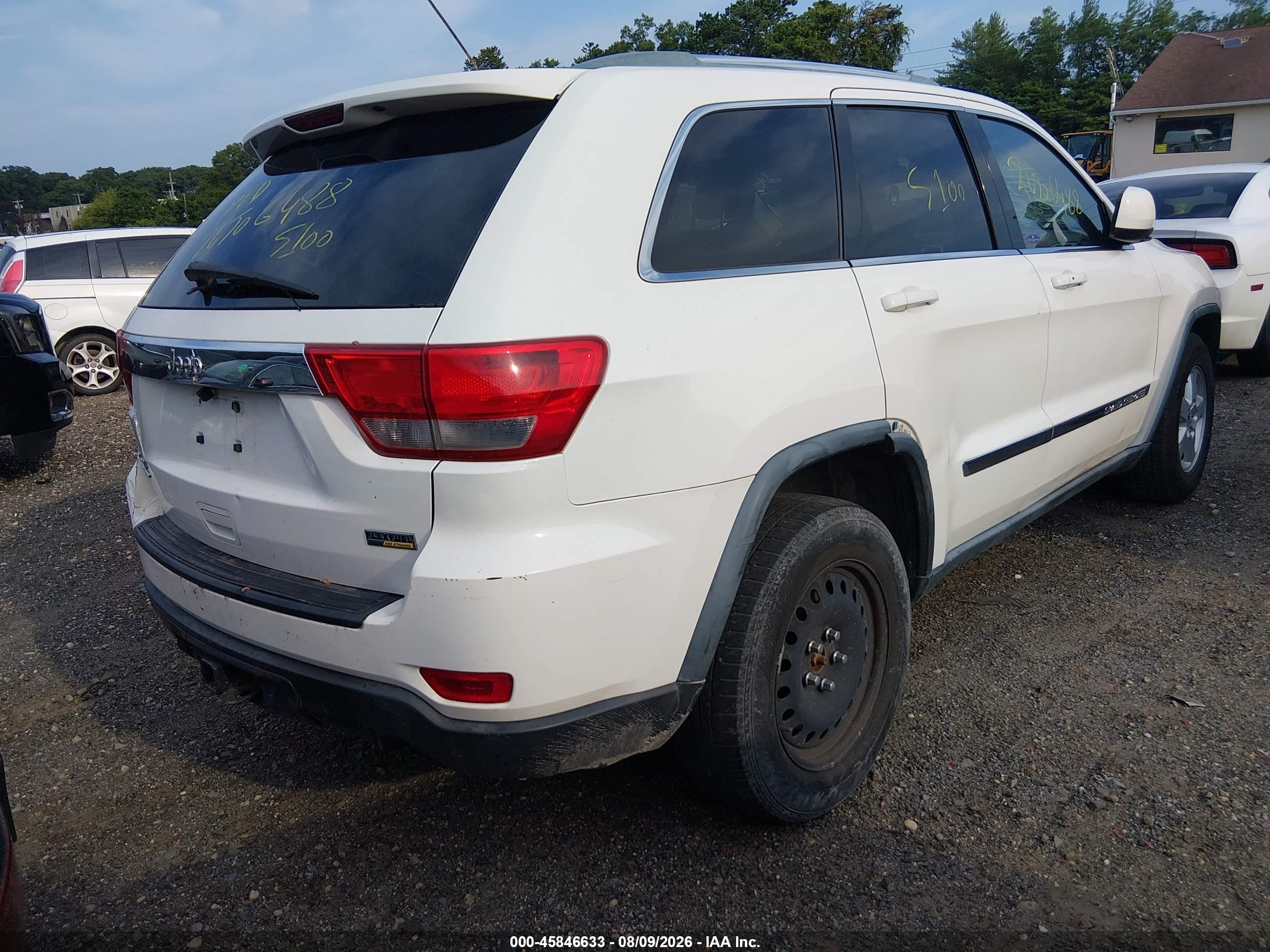 2011 Jeep Grand Cherokee Laredo White vin: 1J4RR4GGXBC617537
