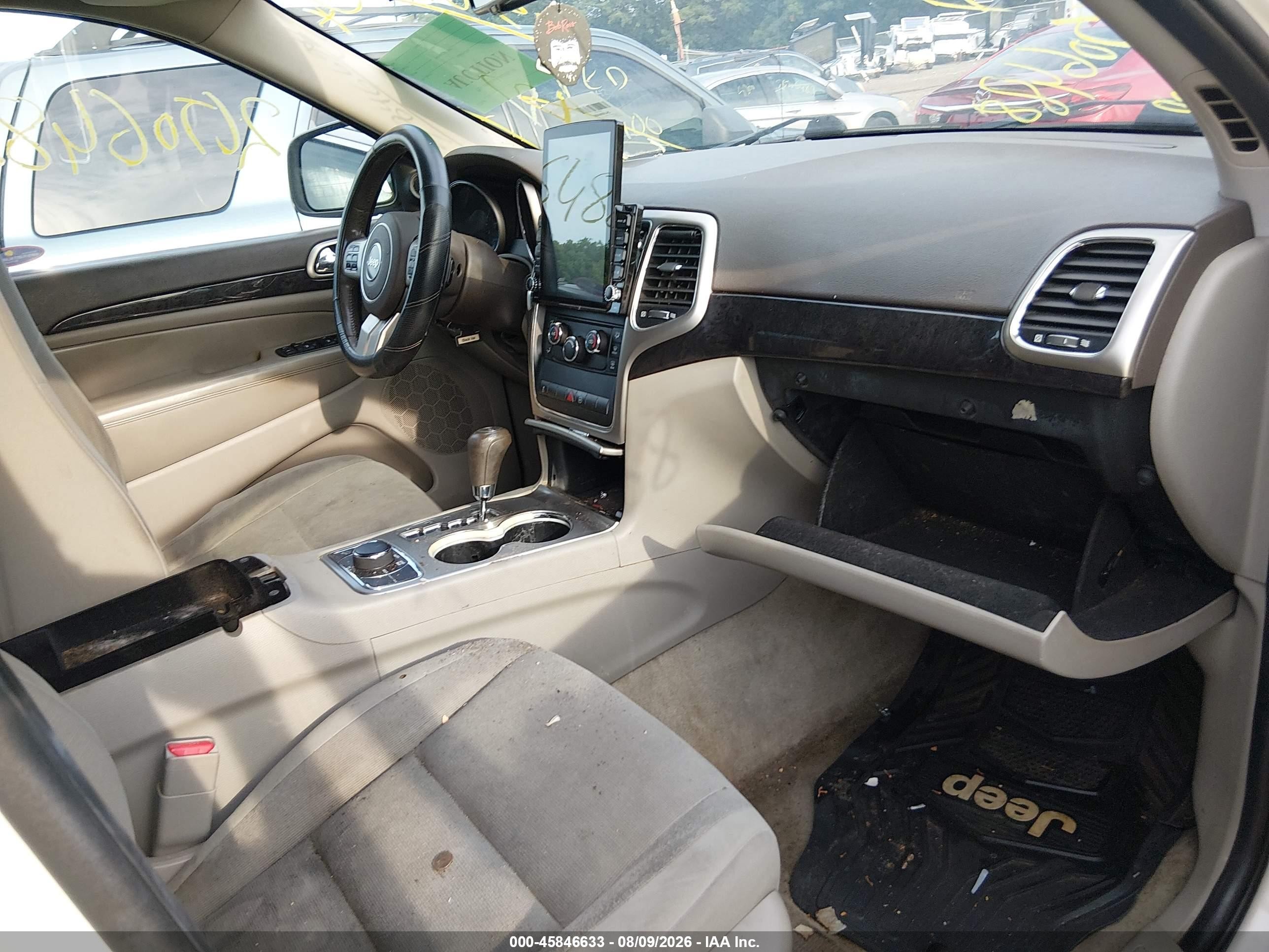 2011 Jeep Grand Cherokee Laredo White vin: 1J4RR4GGXBC617537