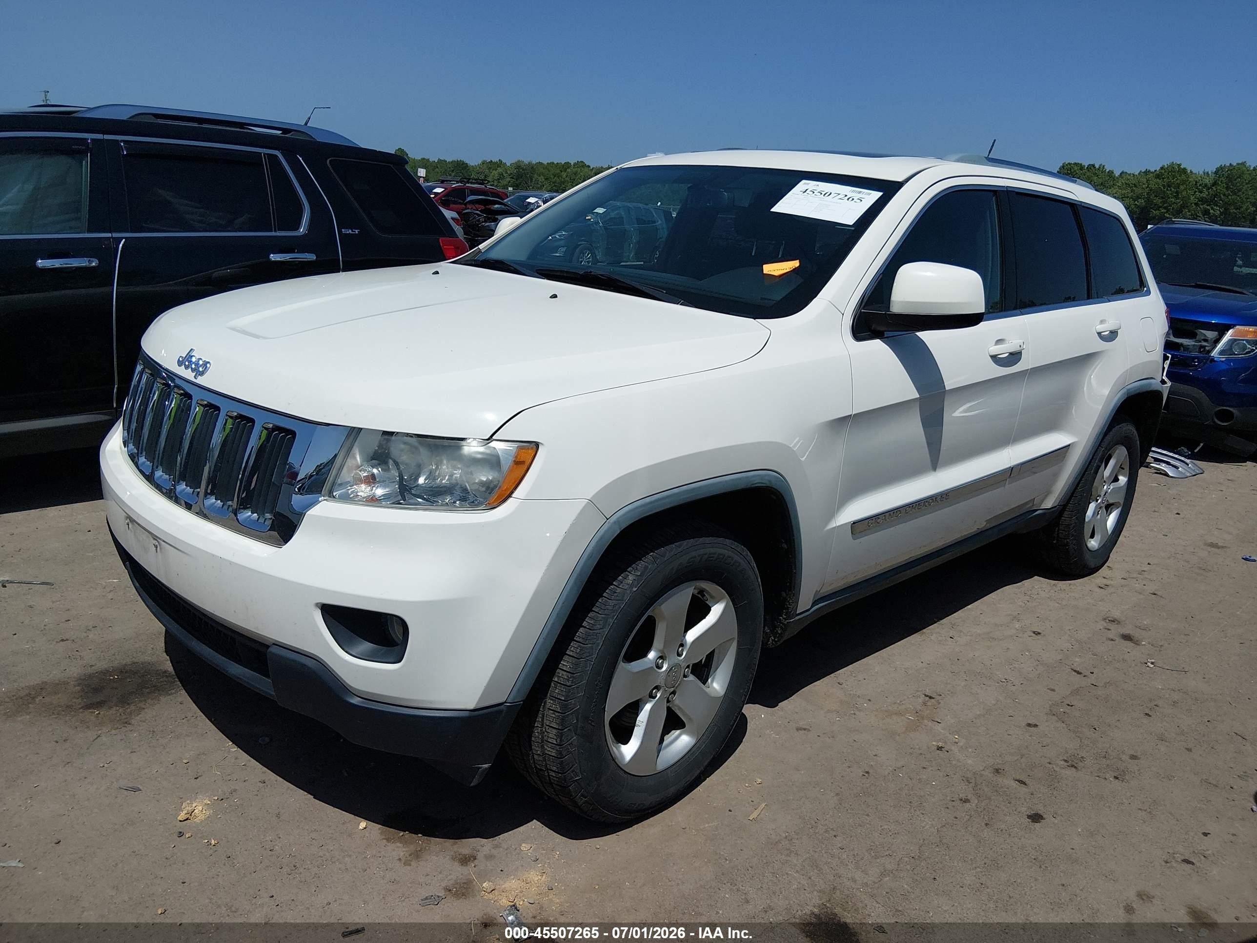 2011 Jeep Grand Cherokee Laredo White vin: 1J4RR4GGXBC629039