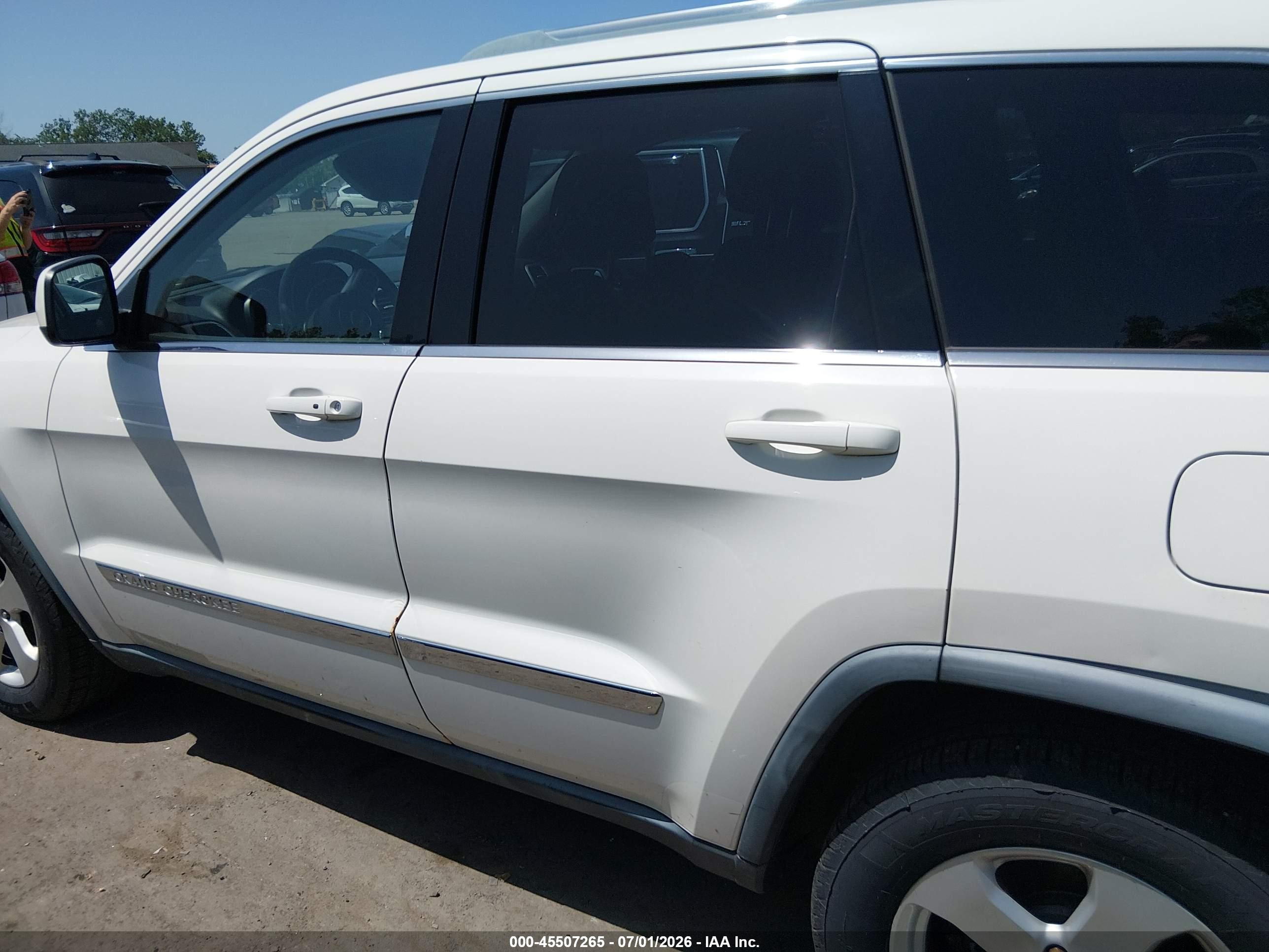2011 Jeep Grand Cherokee Laredo White vin: 1J4RR4GGXBC629039