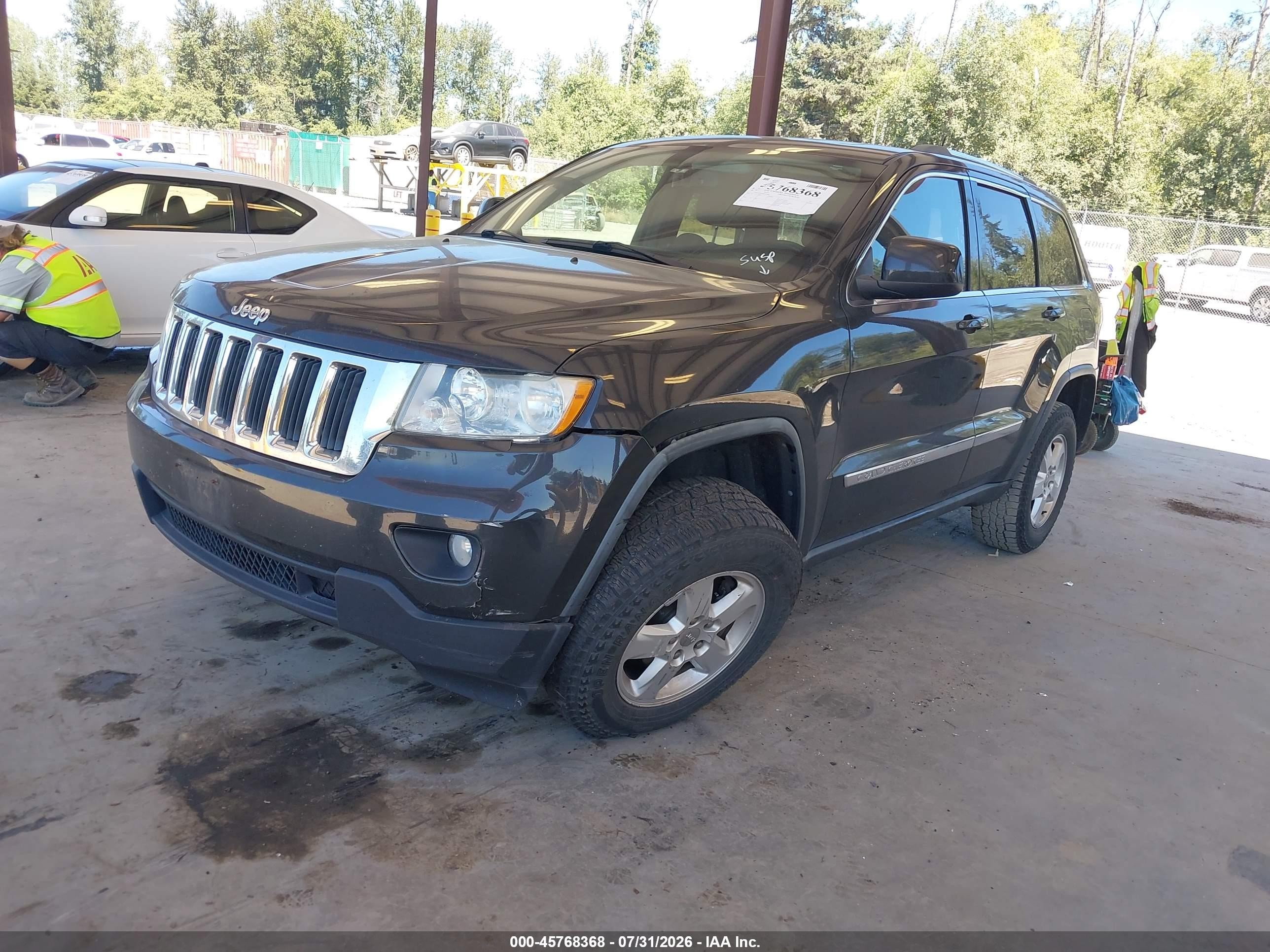 2011 Jeep Grand Cherokee Laredo Gray vin: 1J4RR4GGXBC679486