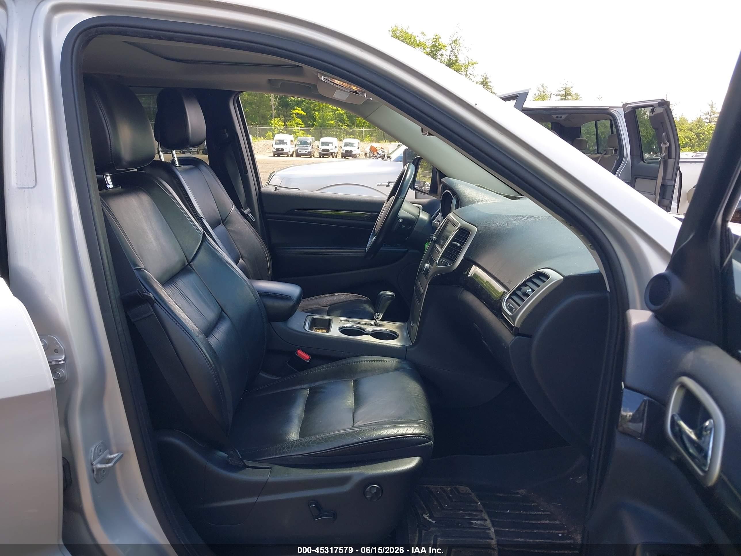 2011 Jeep Grand Cherokee Laredo Silver vin: 1J4RR4GGXBC717704