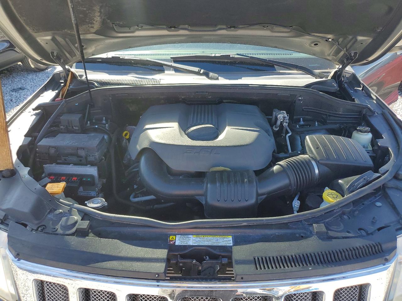 2011 Jeep Grand Cherokee Laredo Gray vin: 1J4RR4GGXBC738830