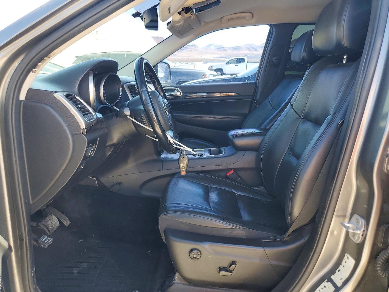 2011 Jeep Grand Cherokee Laredo Gray vin: 1J4RR4GGXBC738830
