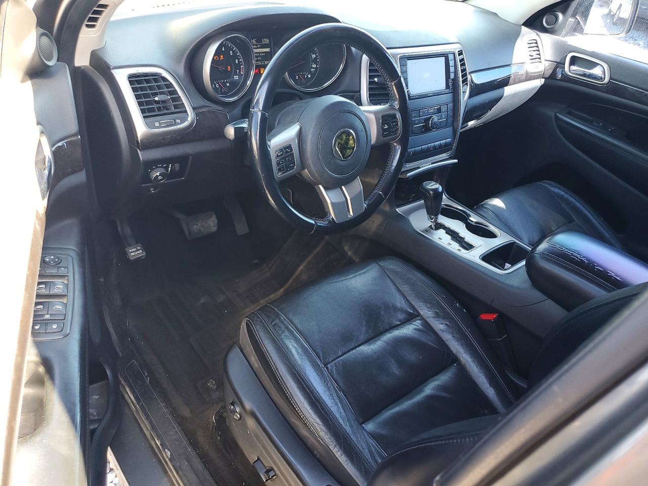 2011 Jeep Grand Cherokee Laredo Gray vin: 1J4RR4GGXBC738830