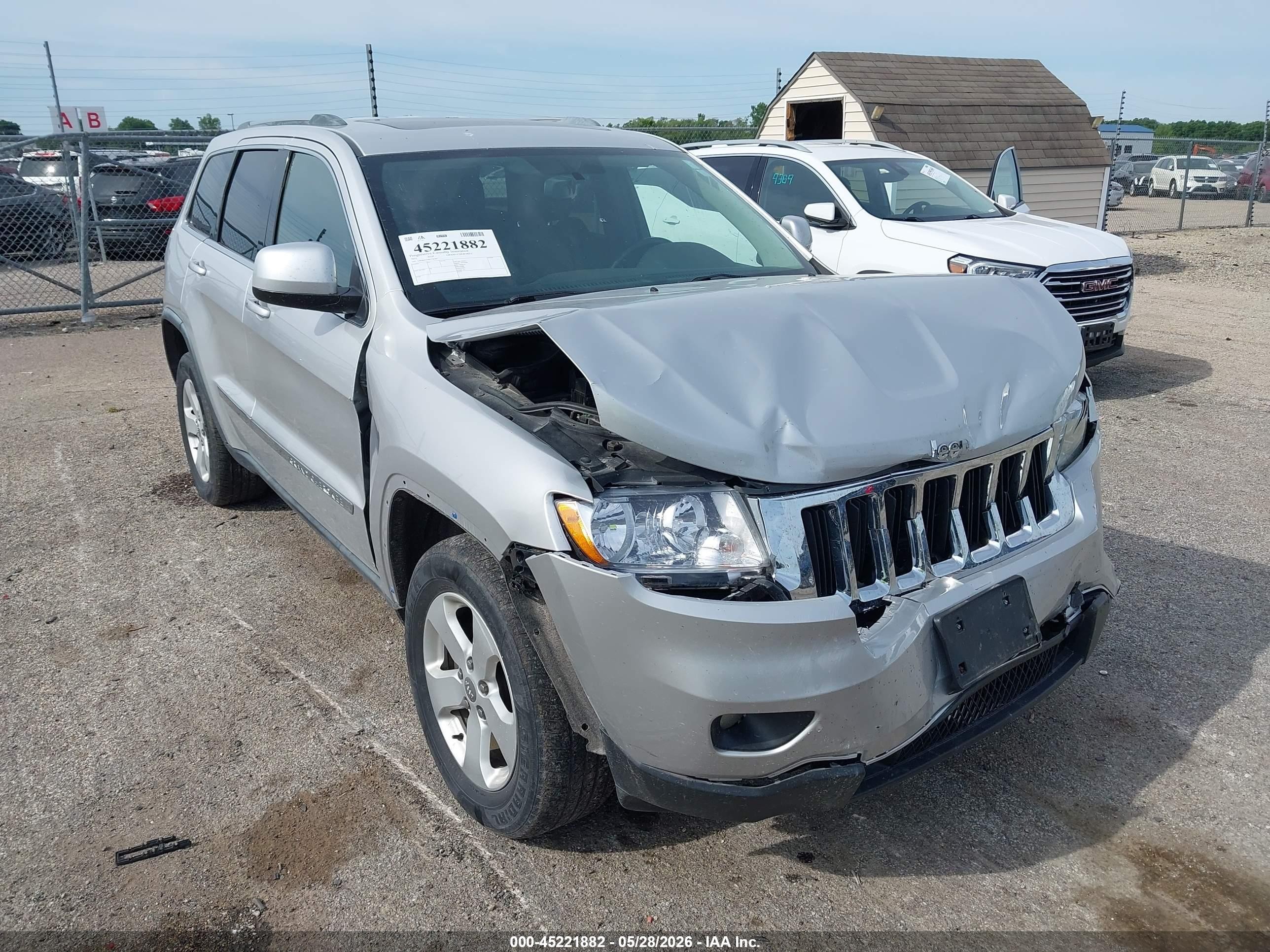 2011 Jeep Grand Cherokee Laredo Silver vin: 1J4RR4GT0BC726585