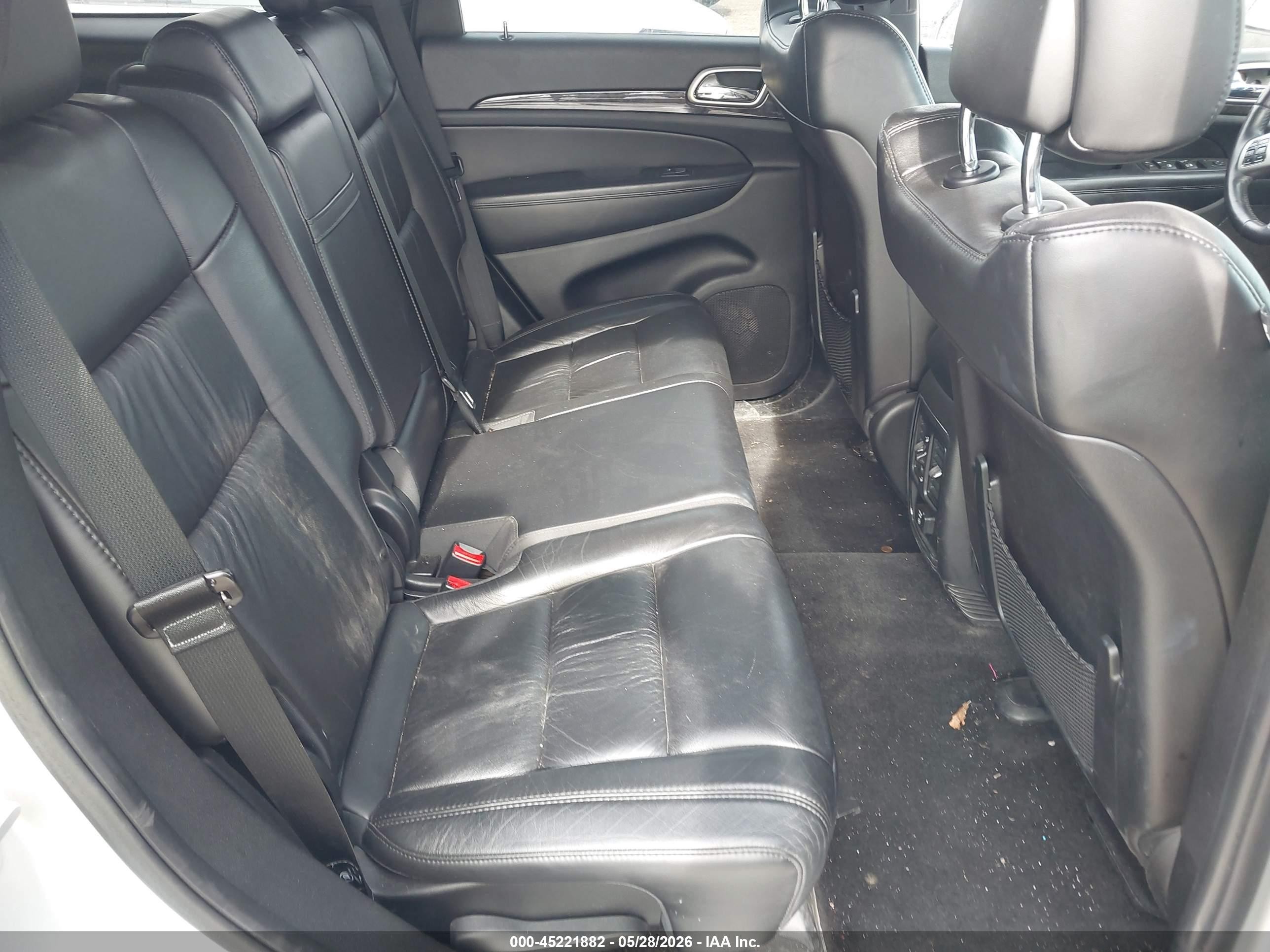 2011 Jeep Grand Cherokee Laredo Silver vin: 1J4RR4GT0BC726585