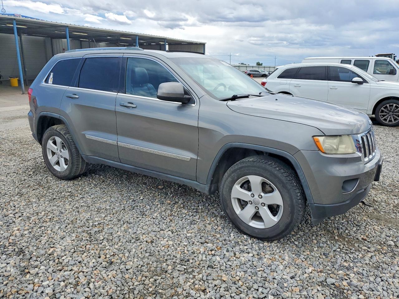 2011 Jeep Grand Cherokee Laredo Gray vin: 1J4RR4GT2BC578519