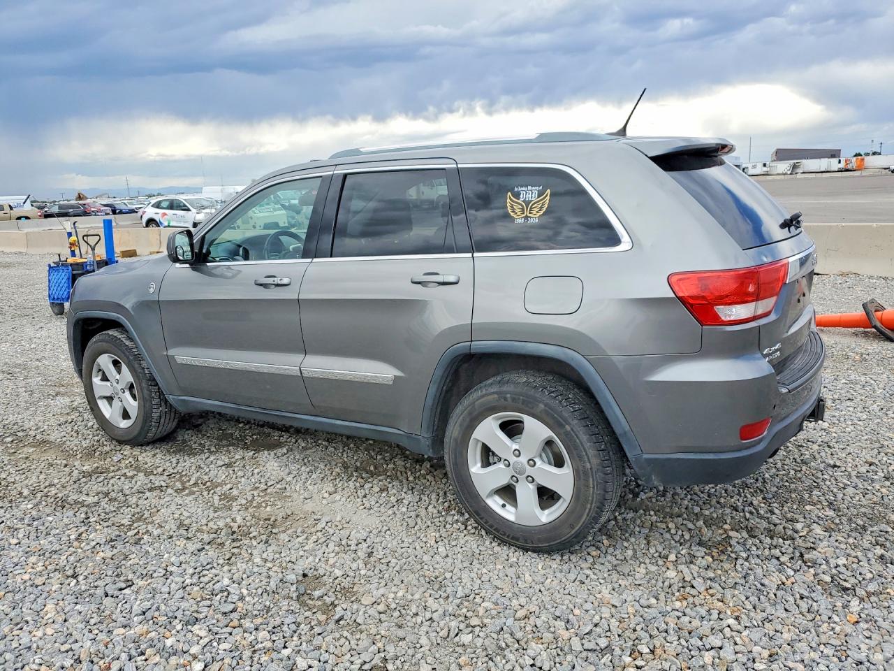2011 Jeep Grand Cherokee Laredo Gray vin: 1J4RR4GT2BC578519