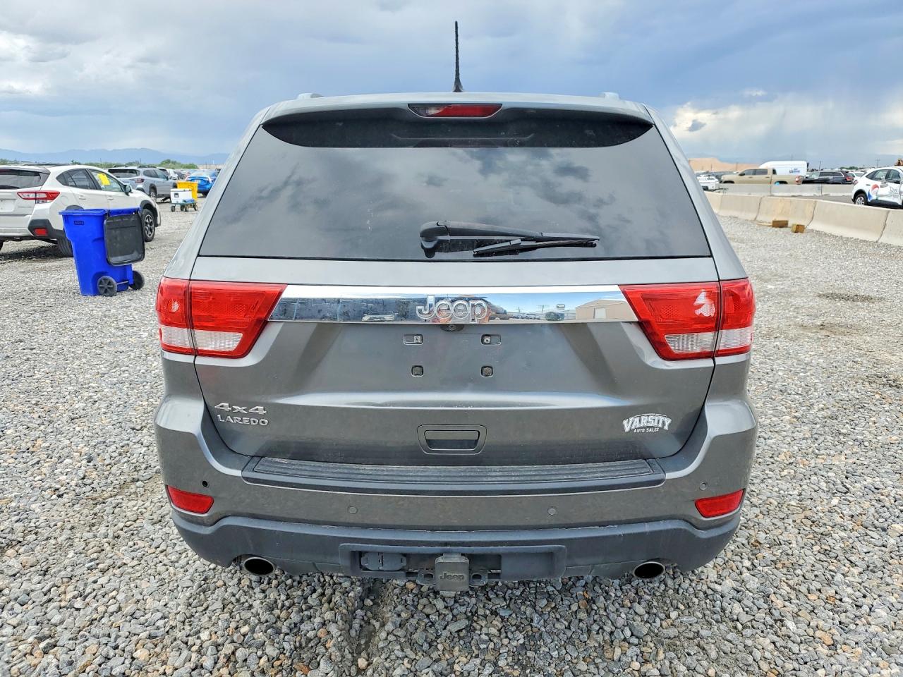 2011 Jeep Grand Cherokee Laredo Gray vin: 1J4RR4GT2BC578519