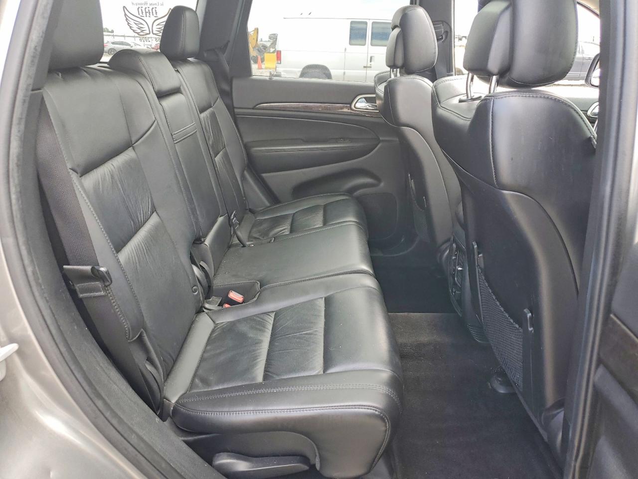 2011 Jeep Grand Cherokee Laredo Gray vin: 1J4RR4GT2BC578519