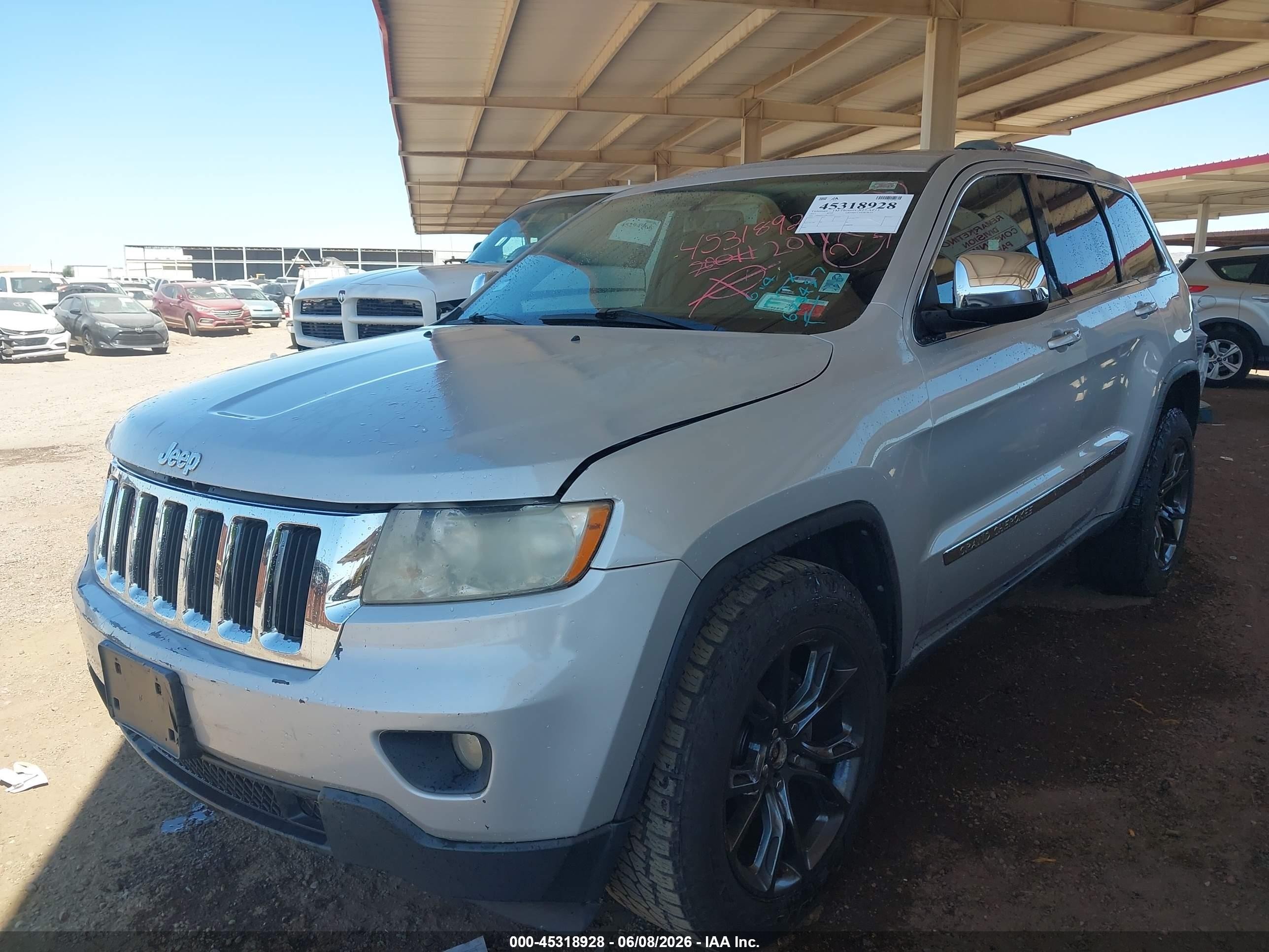 2011 Jeep Grand Cherokee Laredo Gray vin: 1J4RR4GT2BC678457