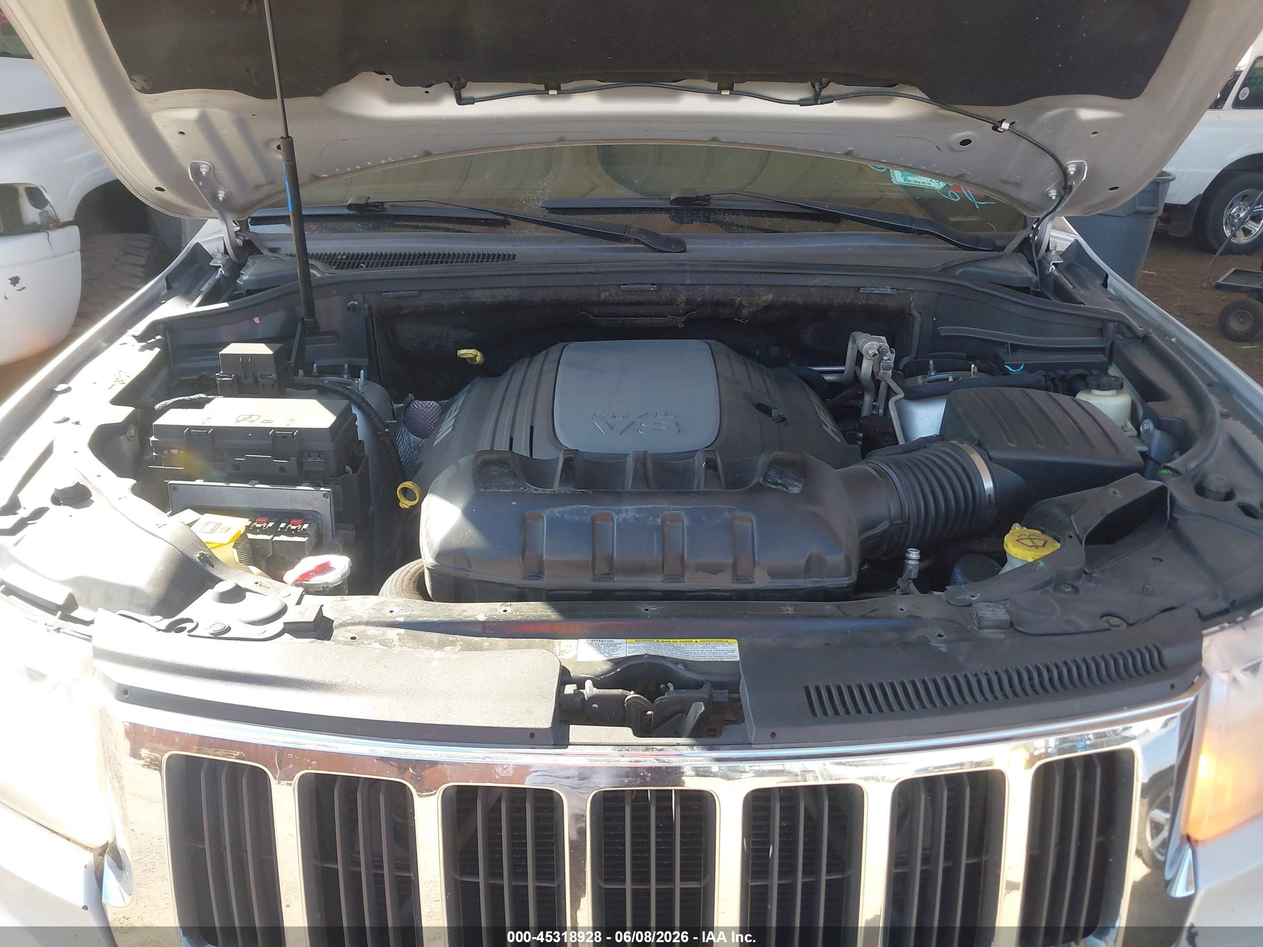 2011 Jeep Grand Cherokee Laredo Gray vin: 1J4RR4GT2BC678457