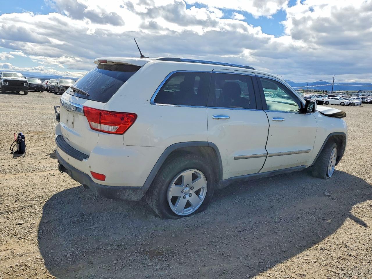 2011 Jeep Grand Cherokee Laredo White vin: 1J4RR4GT3BC573846