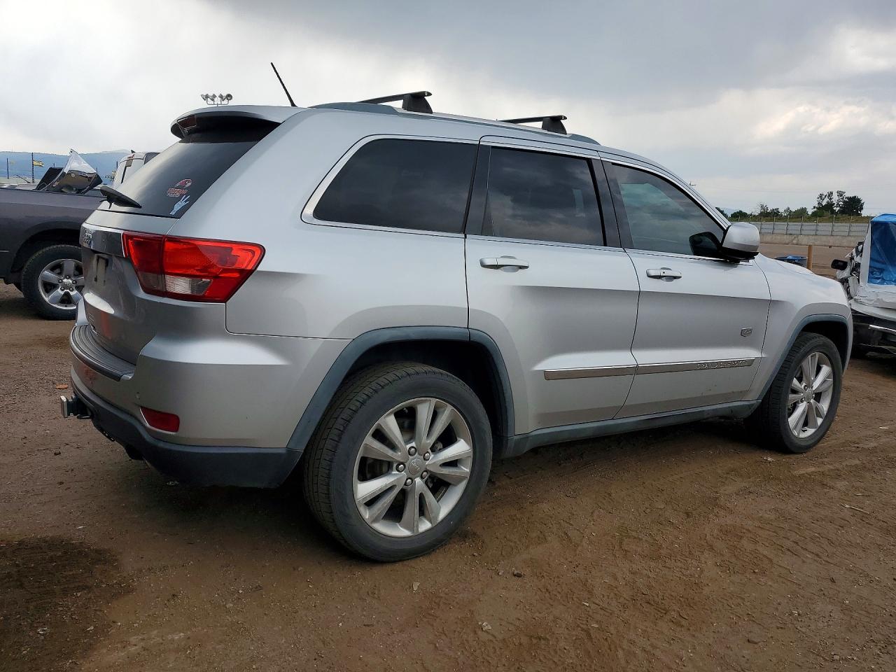 2011 Jeep Grand Cherokee Laredo Silver vin: 1J4RR4GT3BC627288