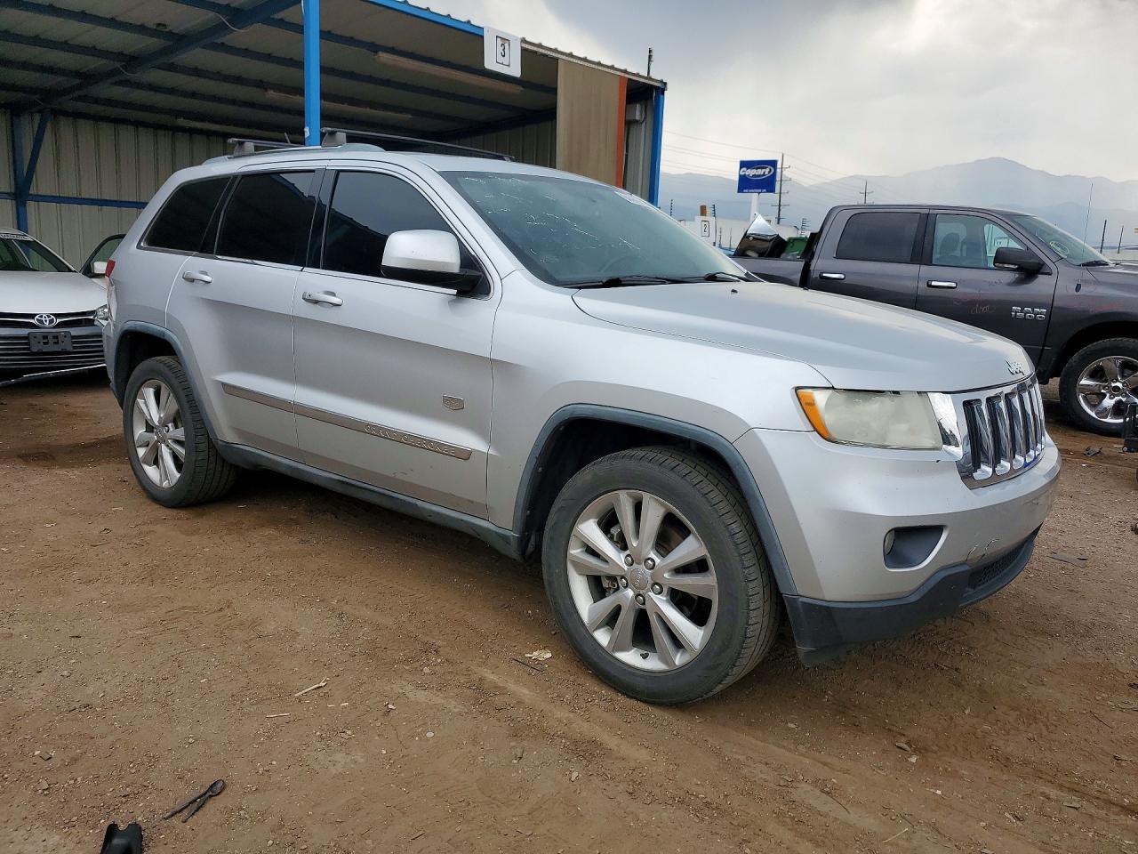 2011 Jeep Grand Cherokee Laredo Silver vin: 1J4RR4GT3BC627288
