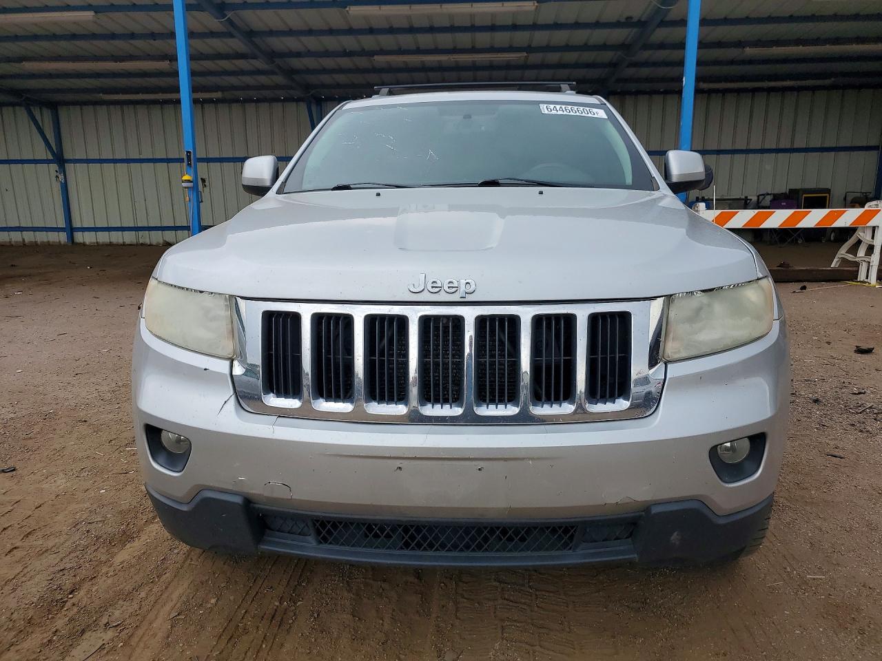 2011 Jeep Grand Cherokee Laredo Silver vin: 1J4RR4GT3BC627288