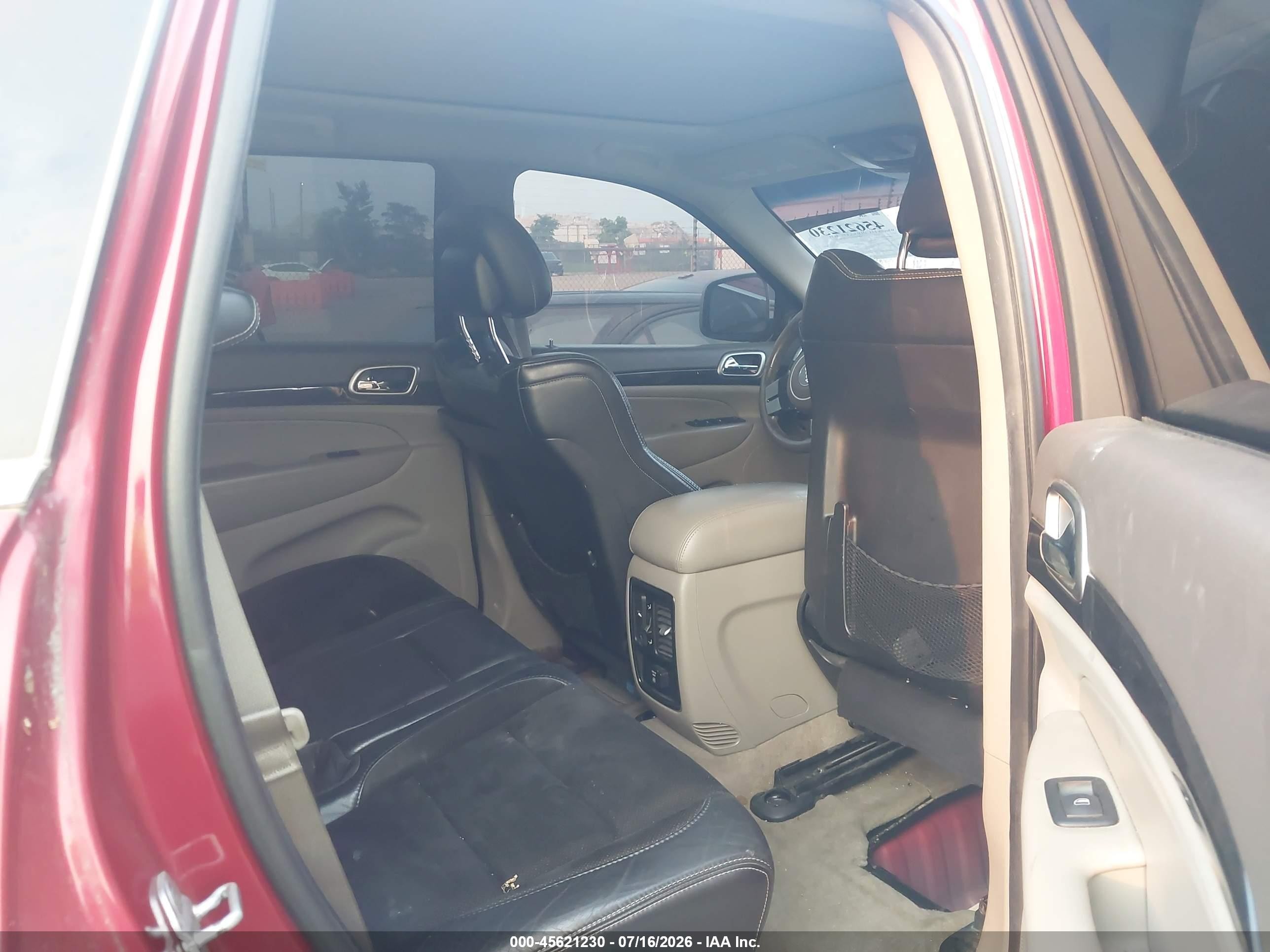 2011 Jeep Grand Cherokee Laredo Красный vin: 1J4RR4GT4BC540323