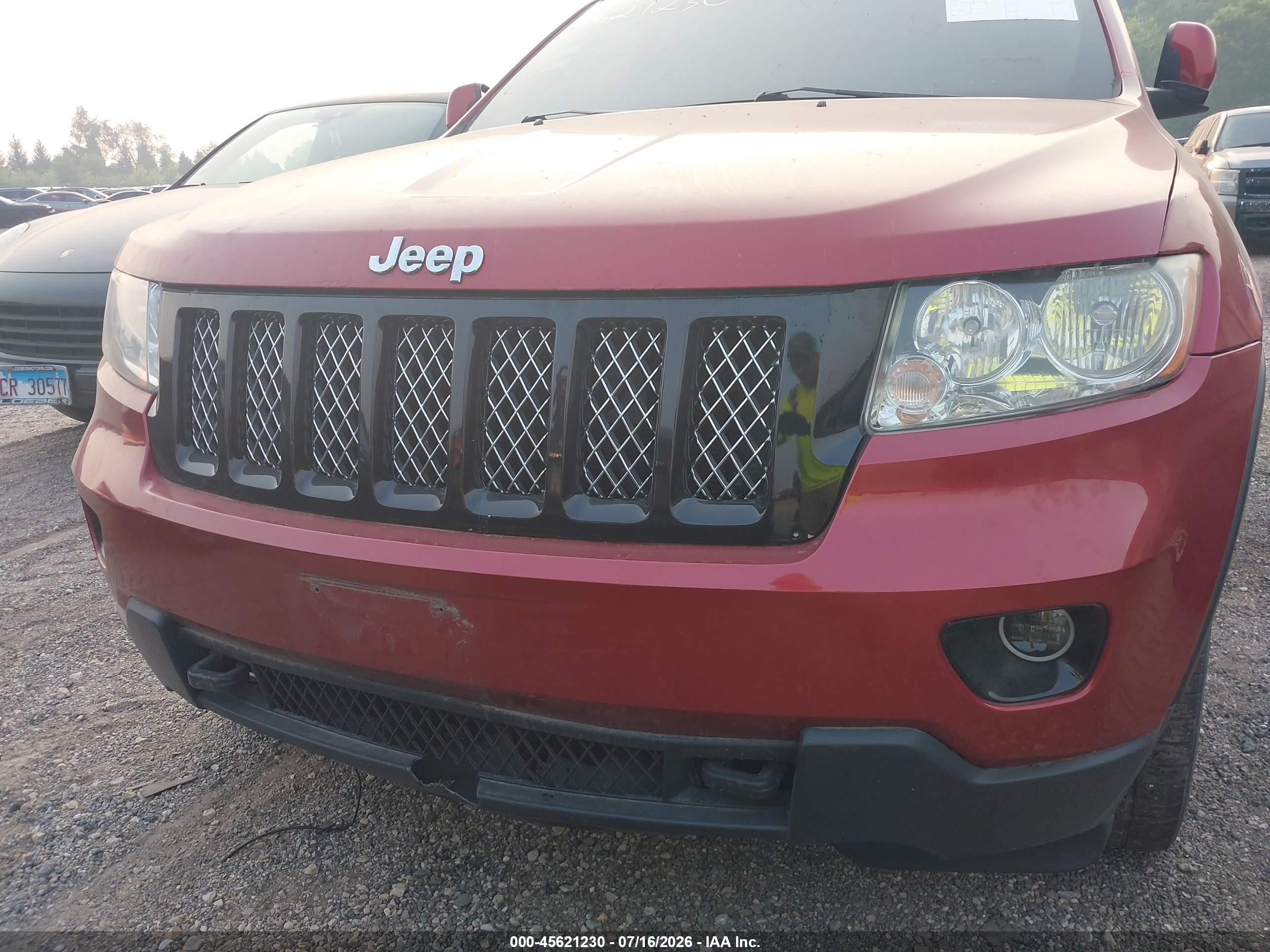 2011 Jeep Grand Cherokee Laredo Красный vin: 1J4RR4GT4BC540323