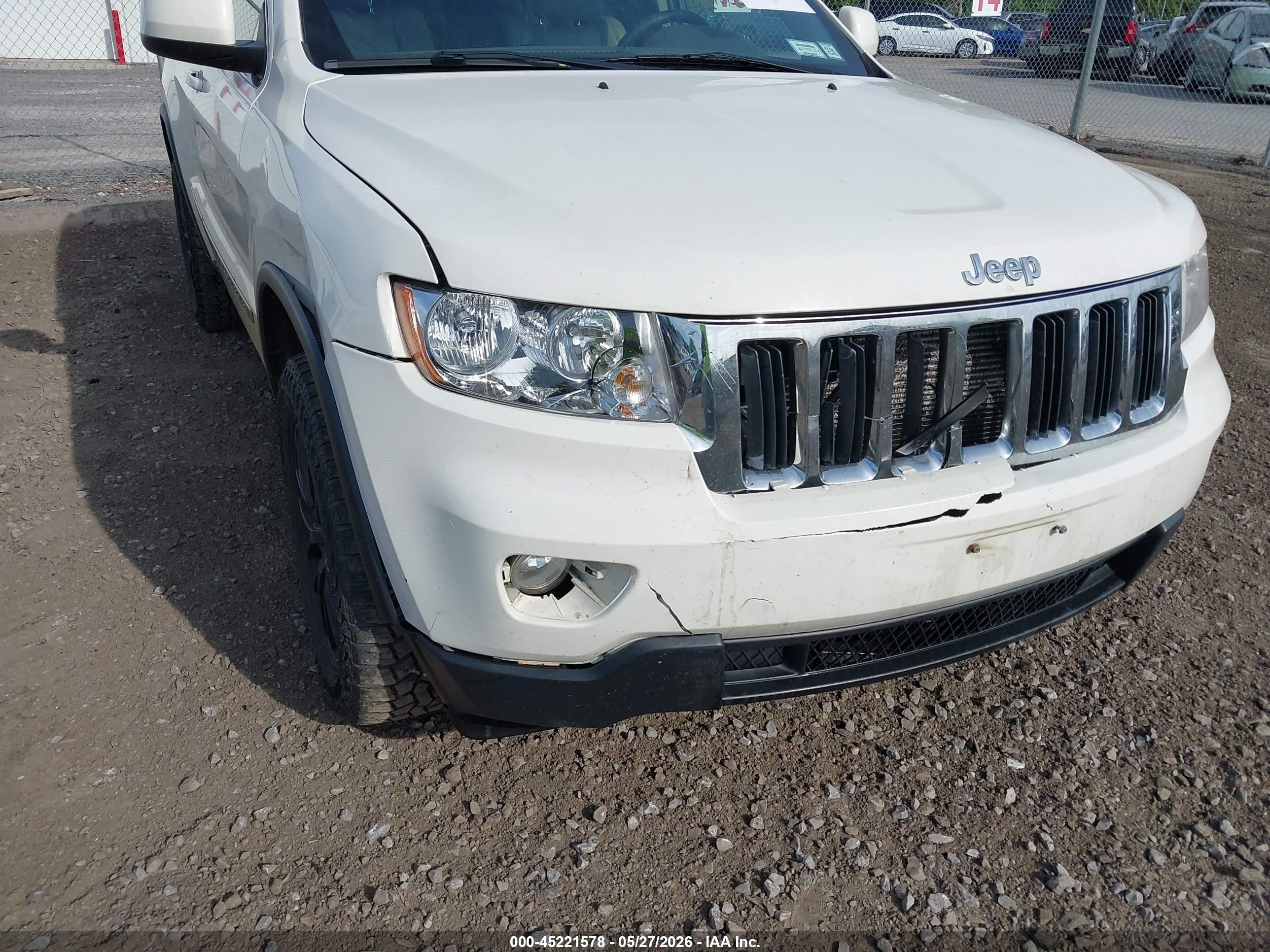 2011 Jeep Grand Cherokee Laredo White vin: 1J4RR4GT4BC610466