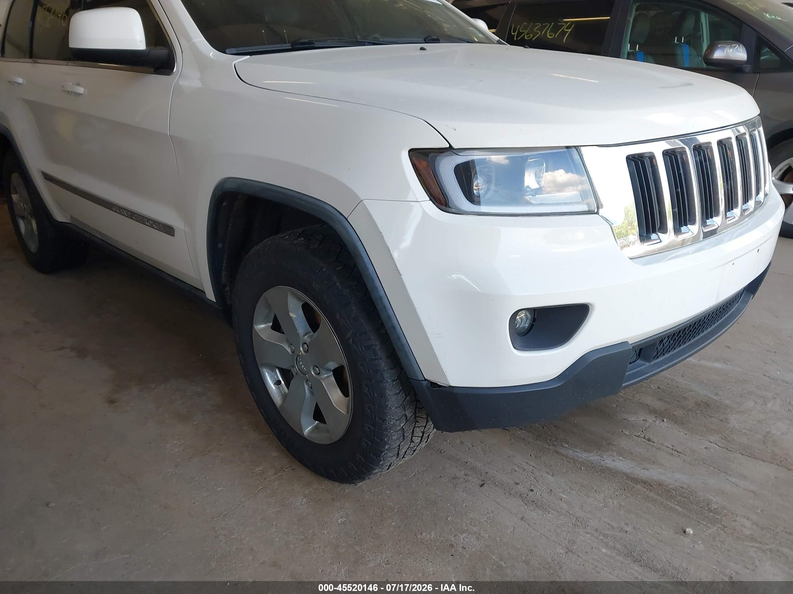 2011 Jeep Grand Cherokee Laredo White vin: 1J4RR4GT5BC542016