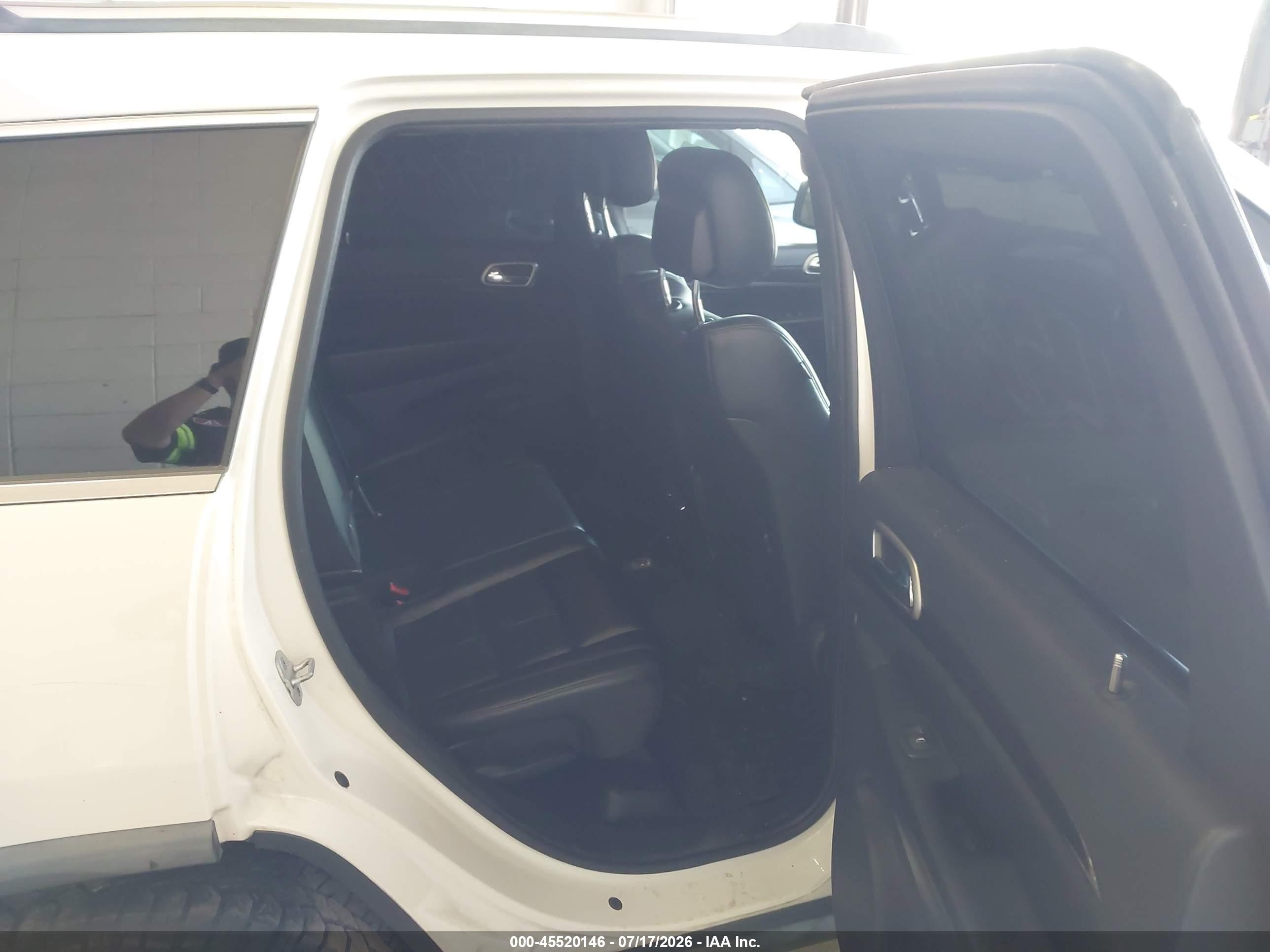 2011 Jeep Grand Cherokee Laredo White vin: 1J4RR4GT5BC542016