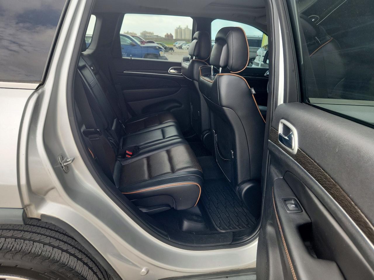 2011 Jeep Grand Cherokee Laredo Silver vin: 1J4RR4GT6BC646417
