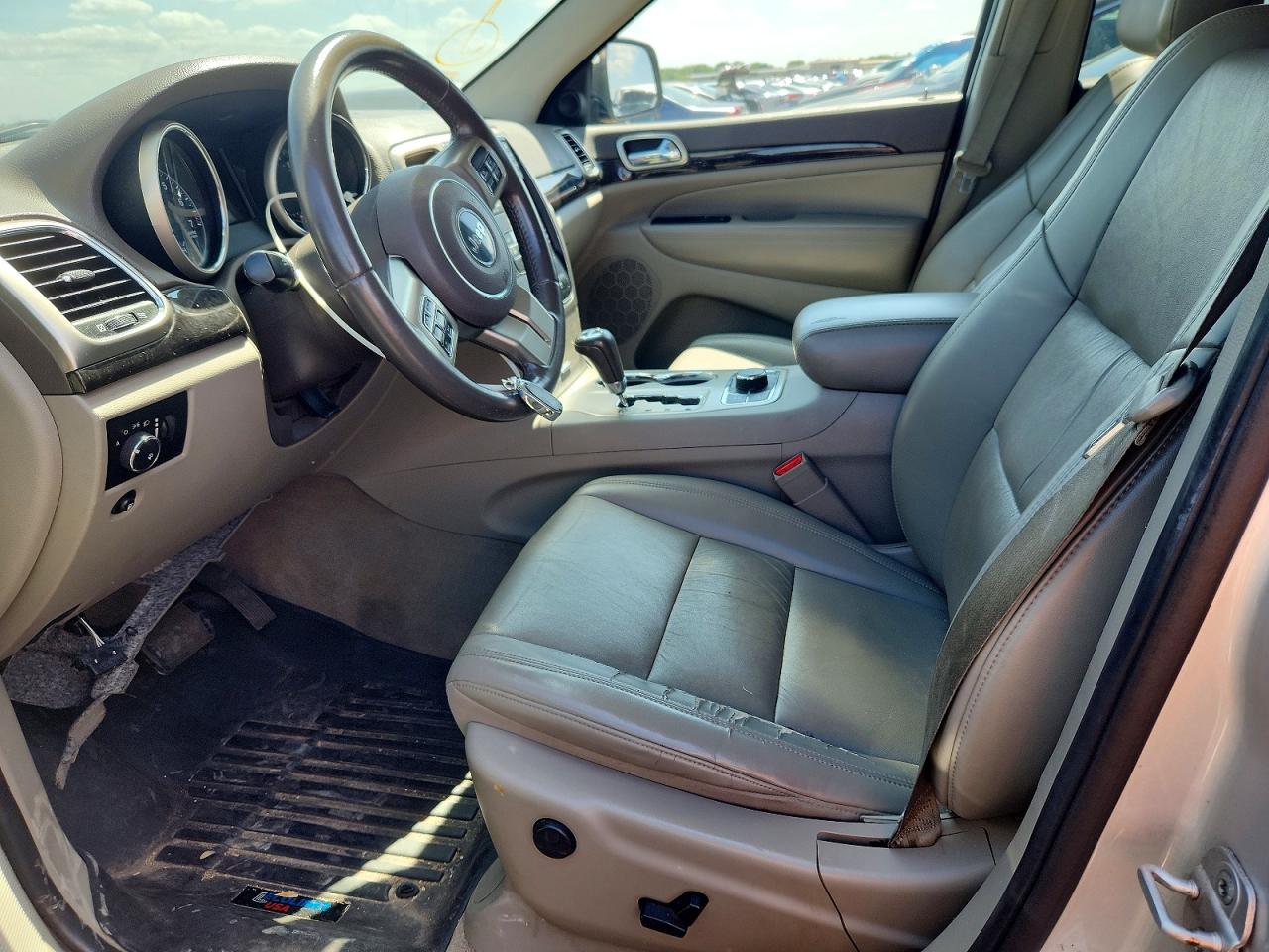 2011 Jeep Grand Cherokee Laredo Серебряный vin: 1J4RR4GT7BC509843