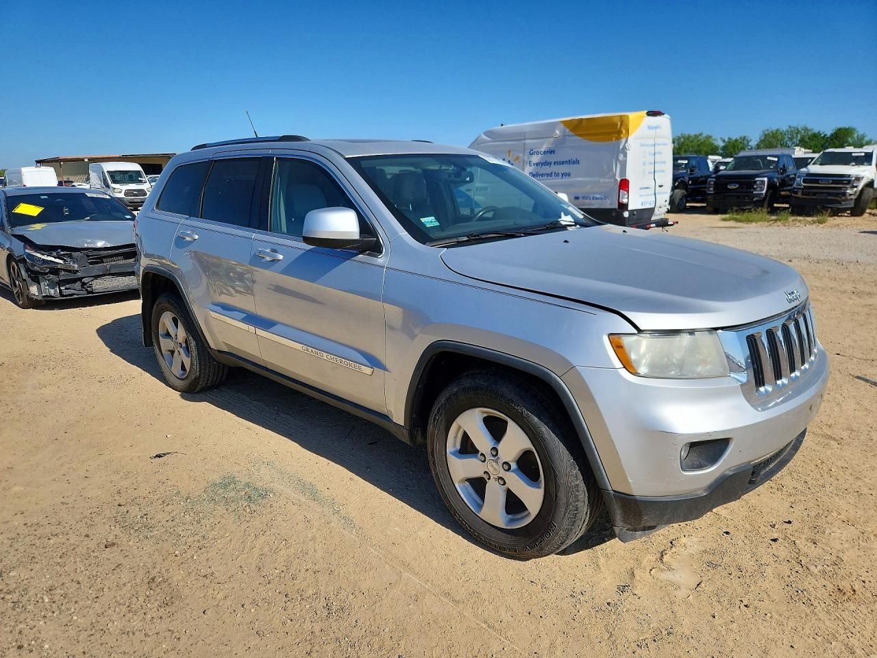 2011 Jeep Grand Cherokee Laredo Серебряный vin: 1J4RR4GT7BC509843