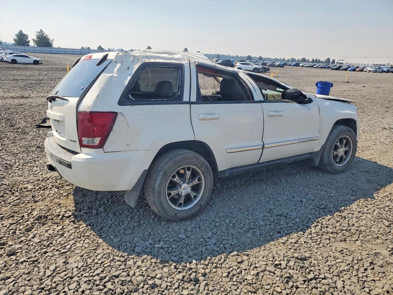 2010 Jeep Grand Cherokee Laredo Белый vin: 1J4RR4GT8AC151053